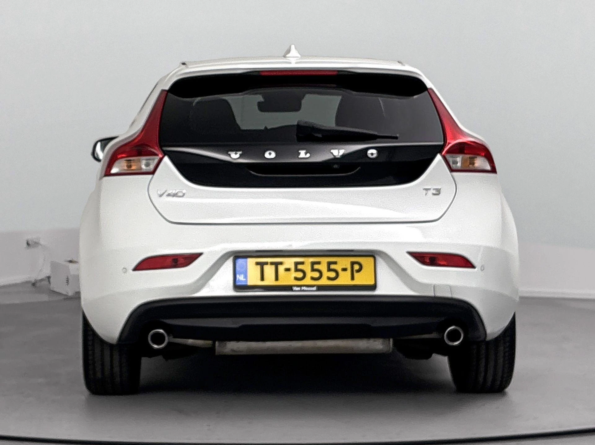 Volvo-V40-image-2