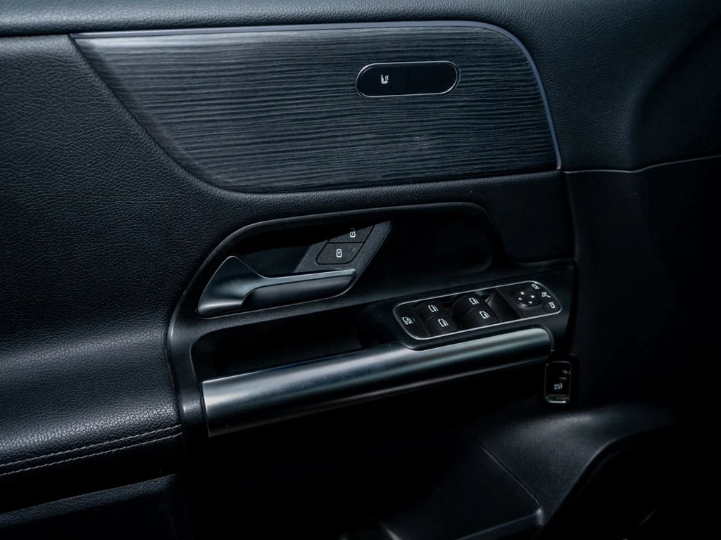 Mercedes-Benz-B-Klasse 200 d-image-13