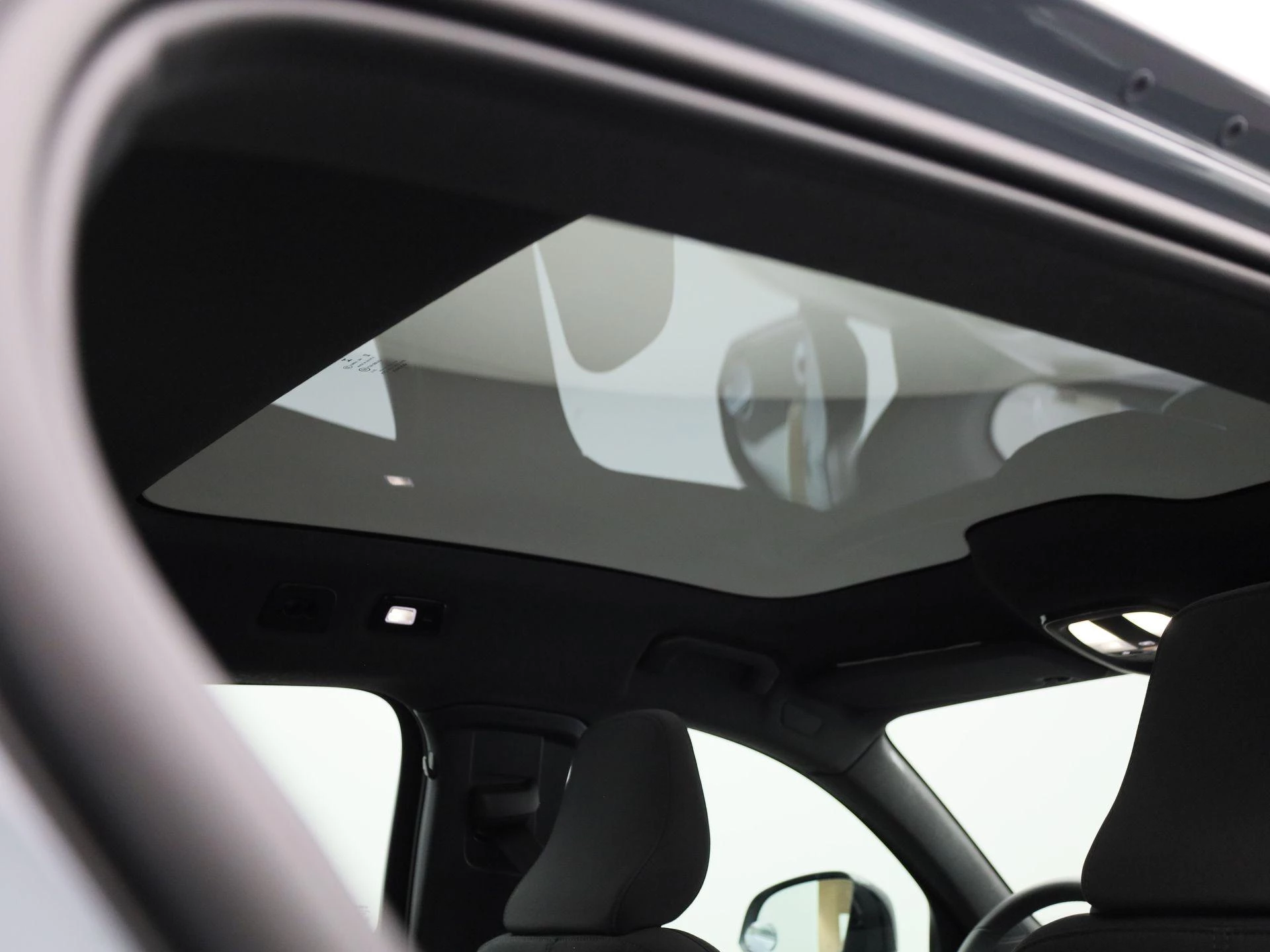 Volvo-C40-image-37