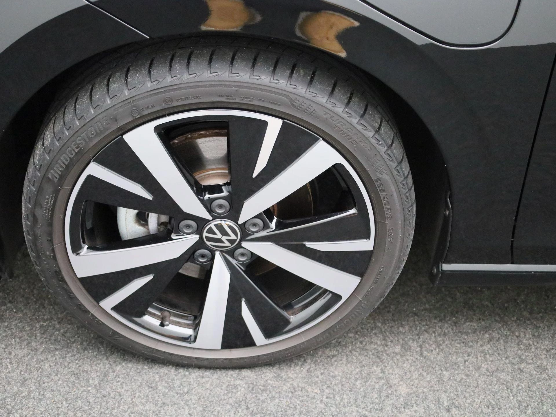 Volkswagen-Golf-image-13