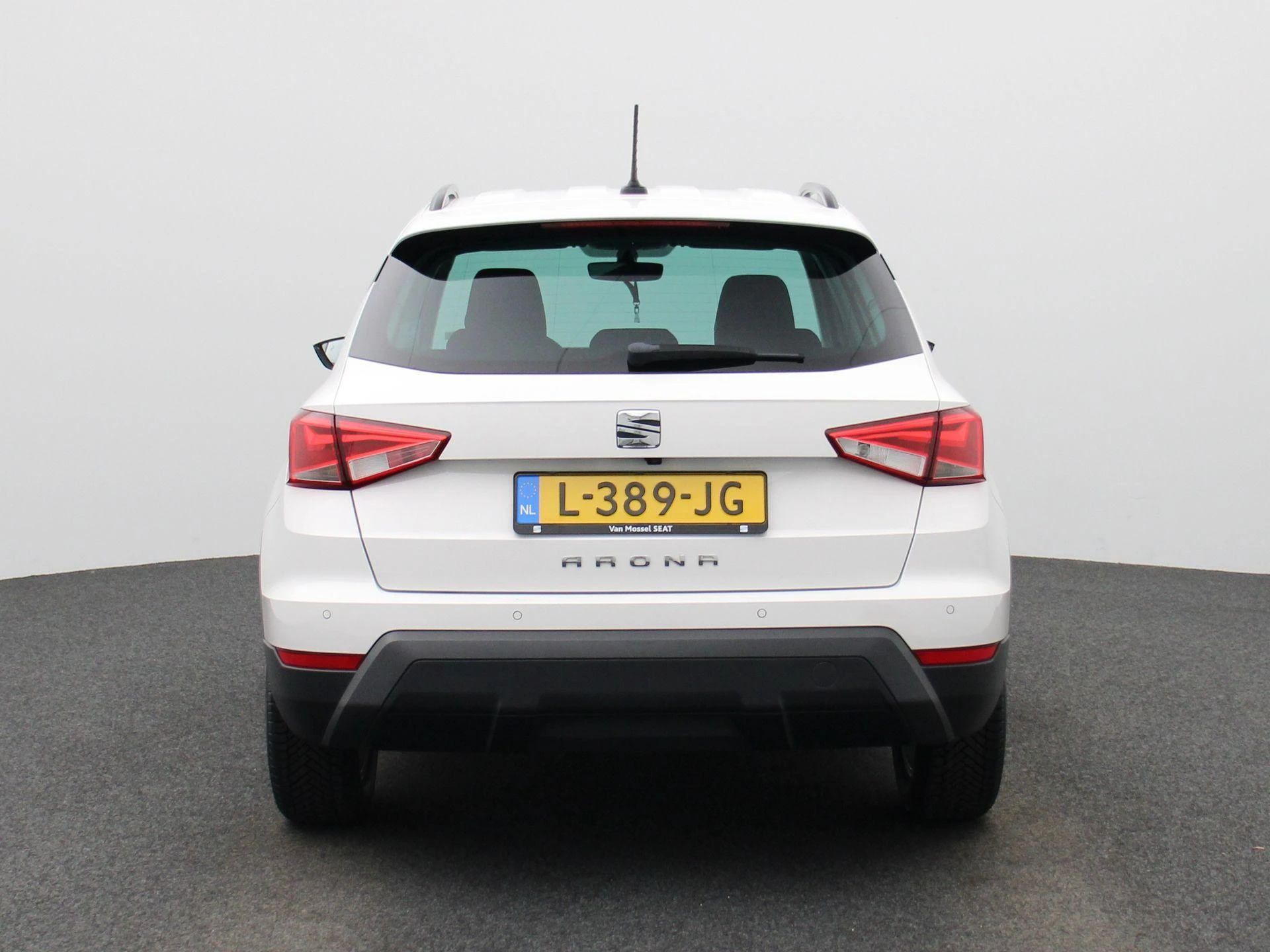 SEAT-Arona-image-4