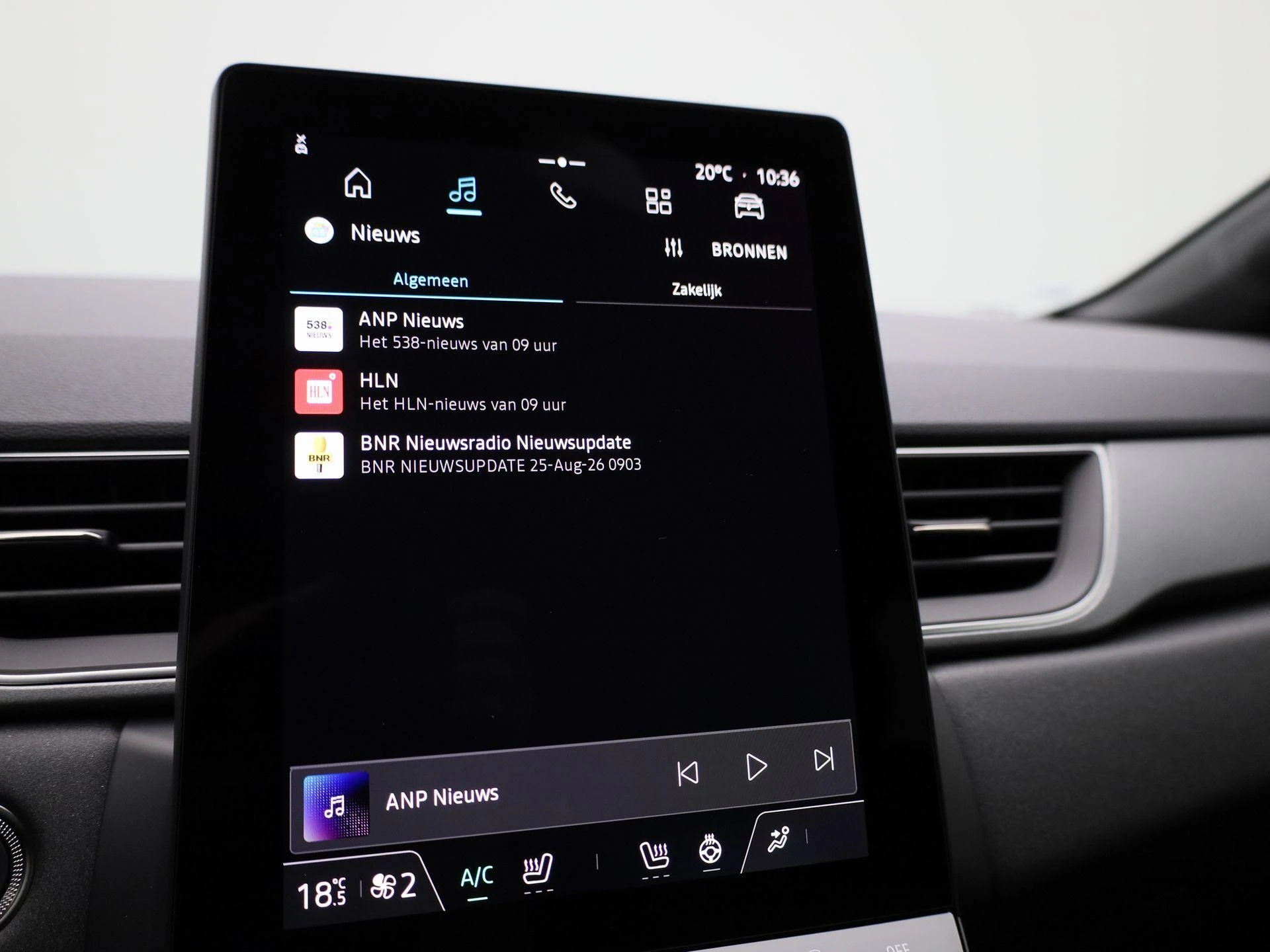 Renault-Captur-image-16