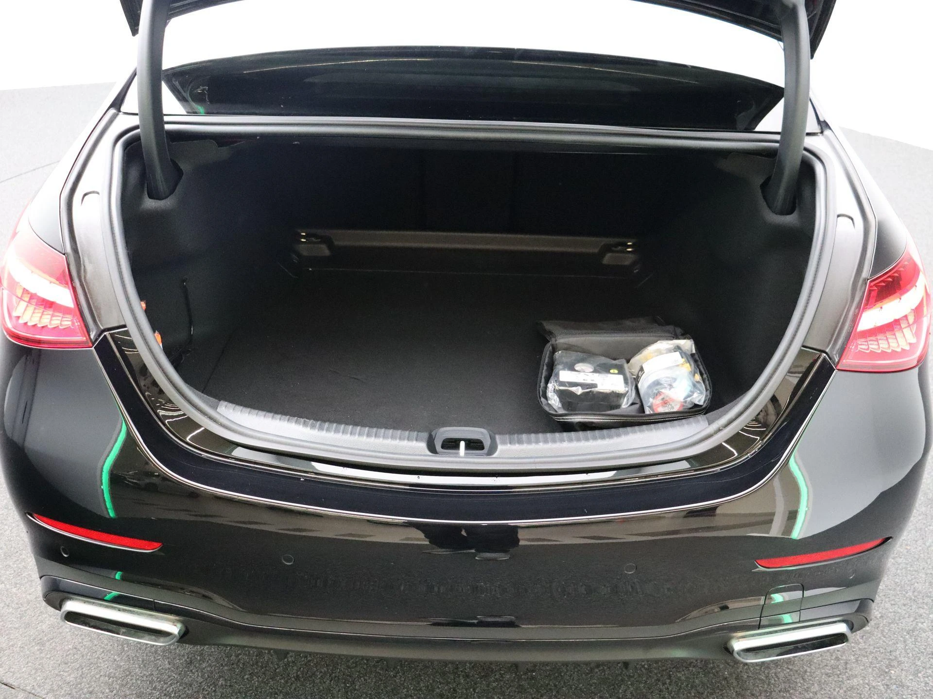 Mercedes-Benz-C-Klasse-image-26