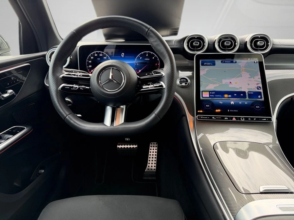 Mercedes-Benz-GLC 300 d-image-10