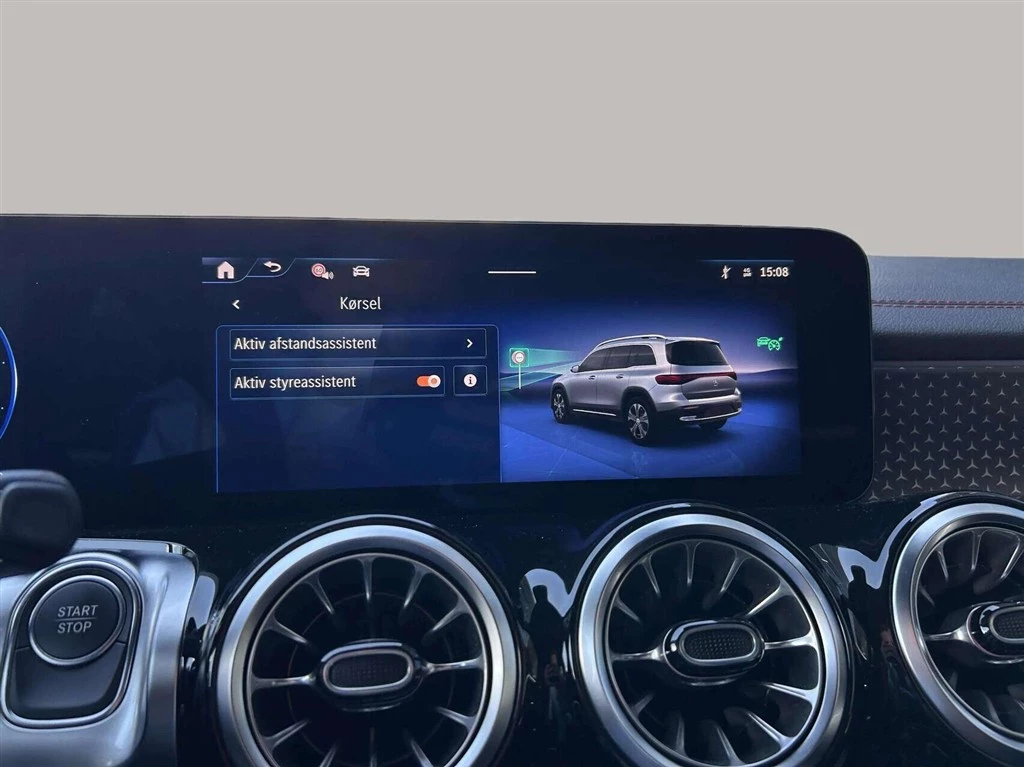 Mercedes-Benz-EQB-image-15