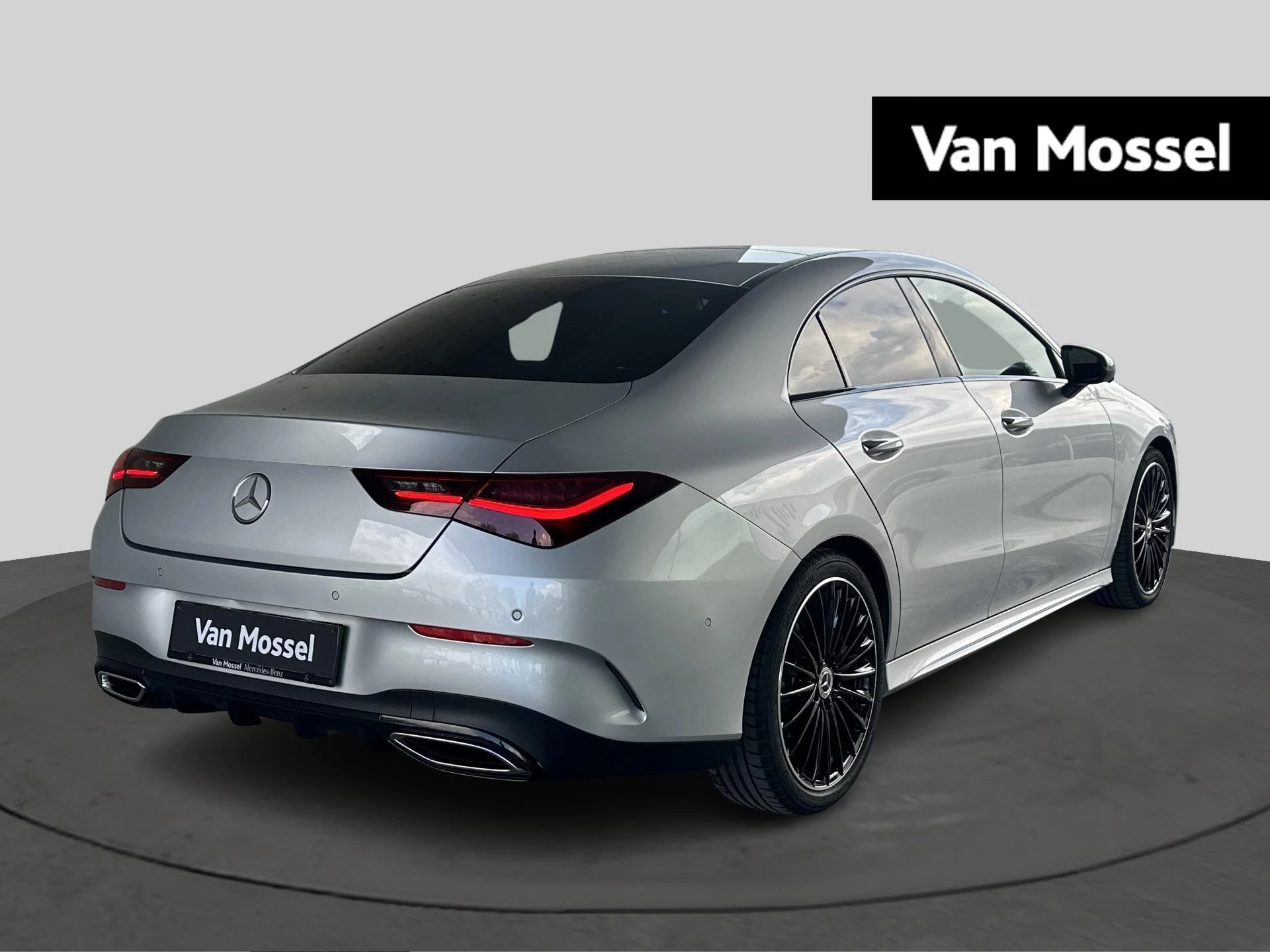 Mercedes-Benz CLA 200 Star Edition + AMG + PANORAMISCH DAK + TREKHAAK + KEY LESS +