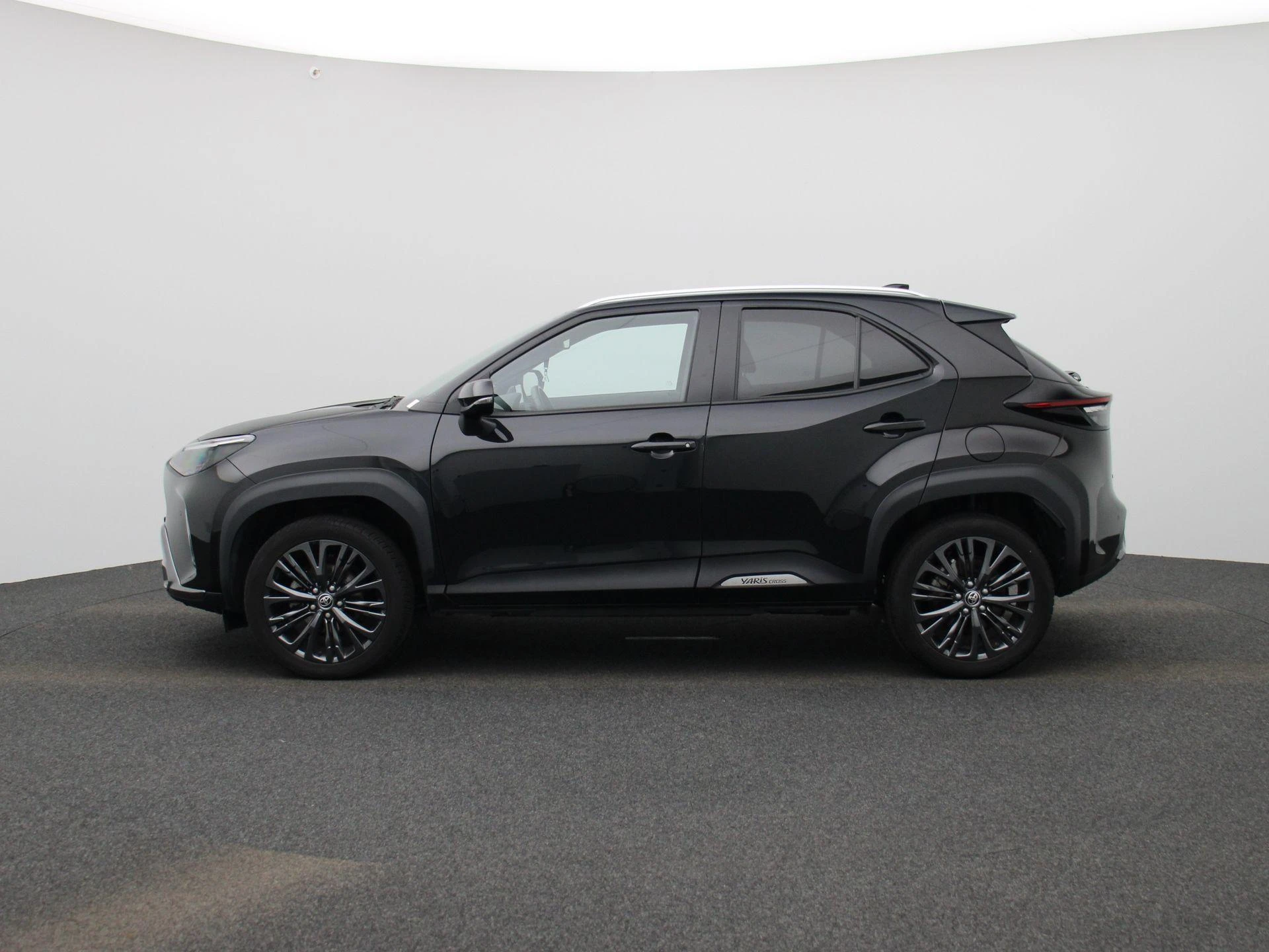 Toyota-Yaris Cross-image-3