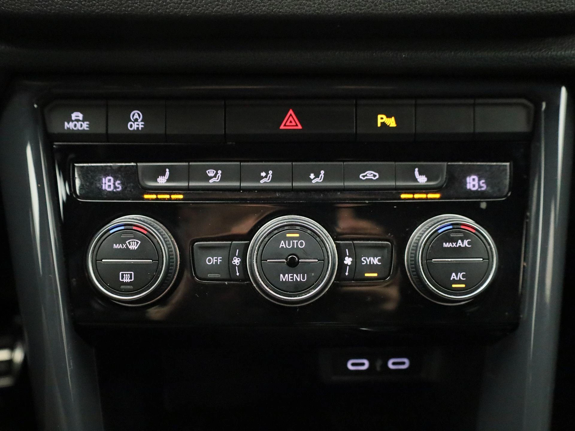 Volkswagen-T-Roc-image-17