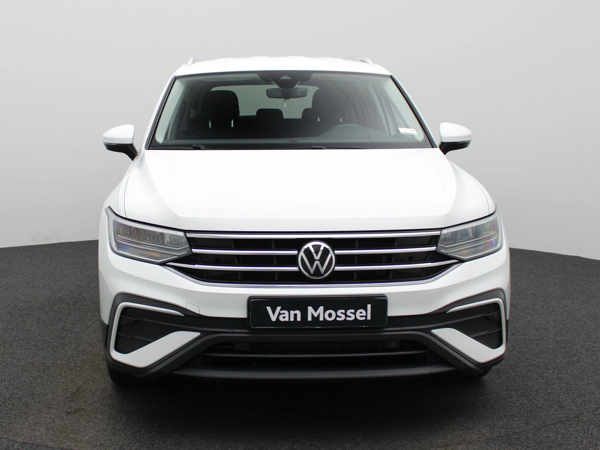 Volkswagen-Tiguan-image-2