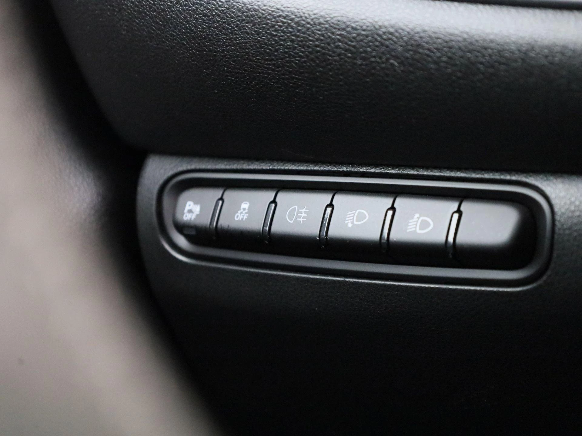 Abarth-500C-image-28