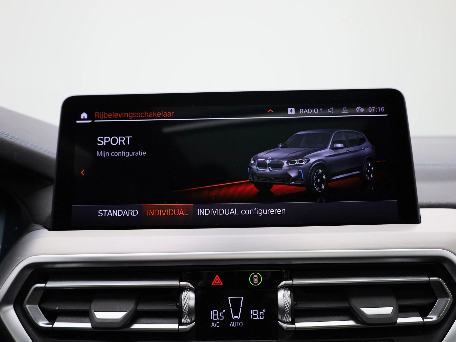 BMW-iX3-image-27