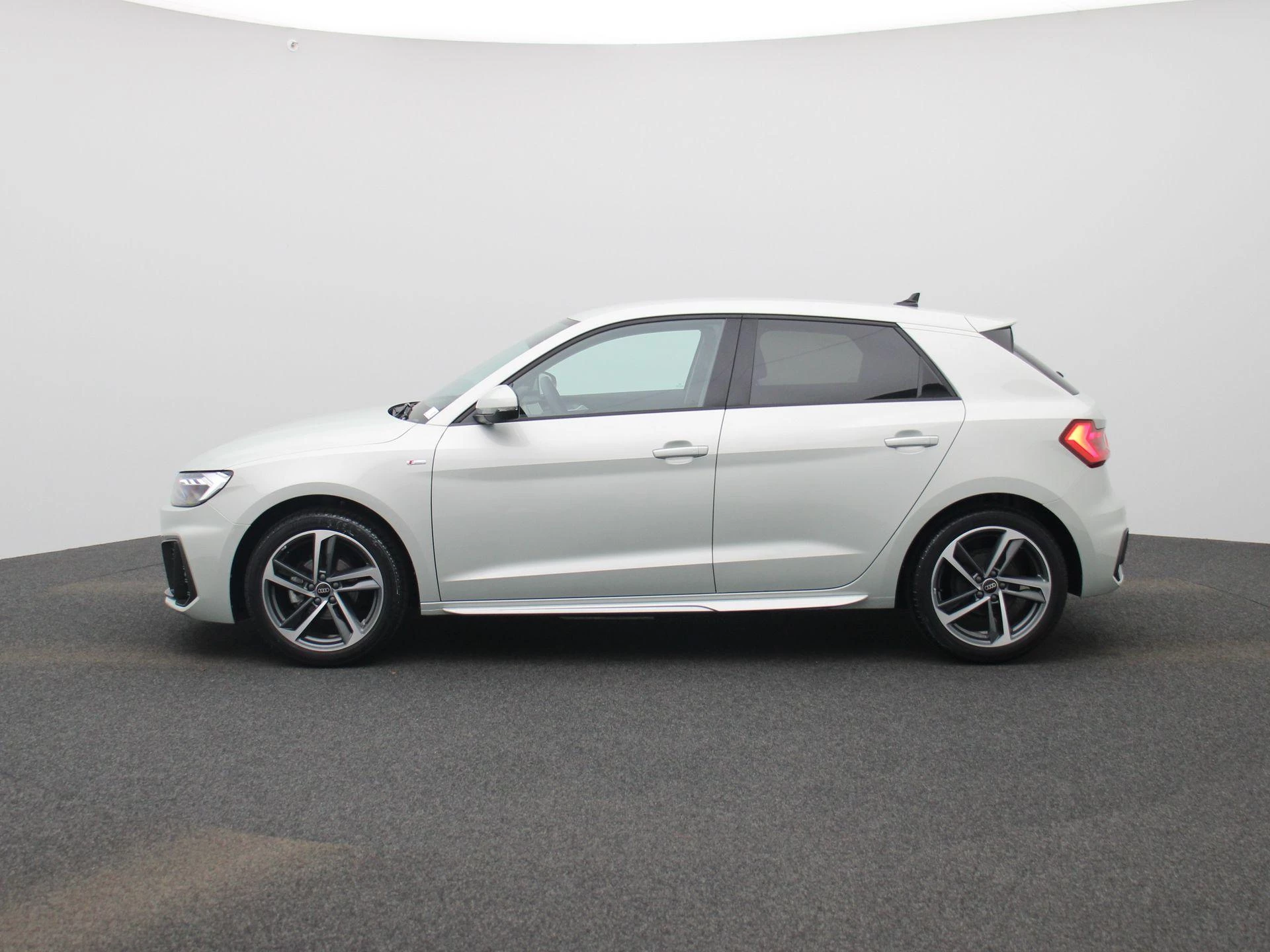 Audi-A1 Sportback-image-3