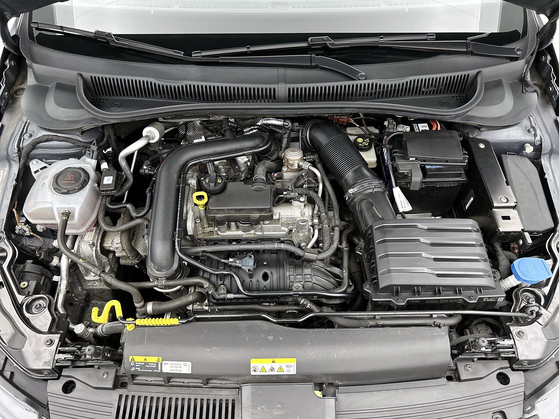 Volkswagen-Polo-image-13