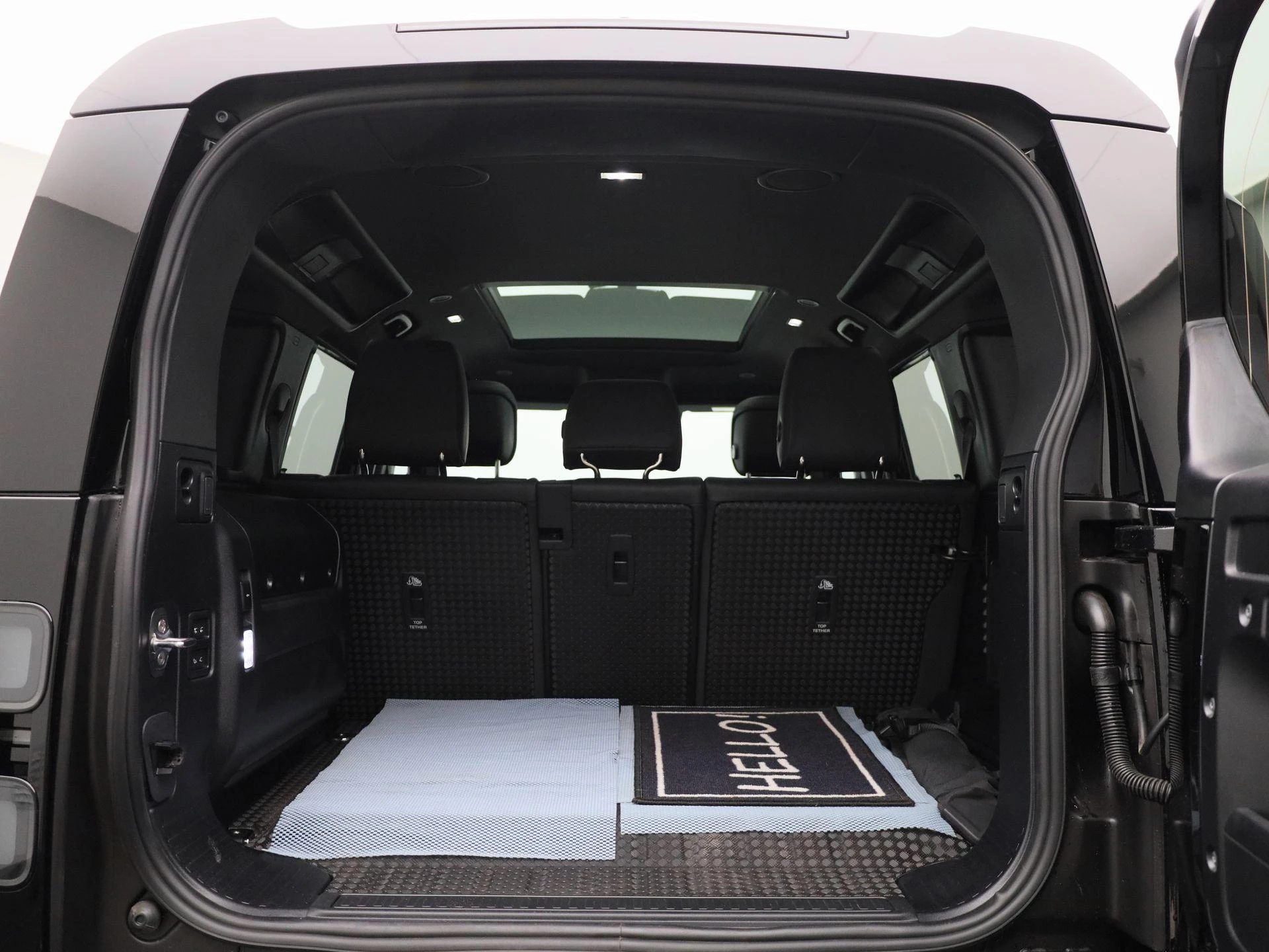 Land Rover-Defender-image-14