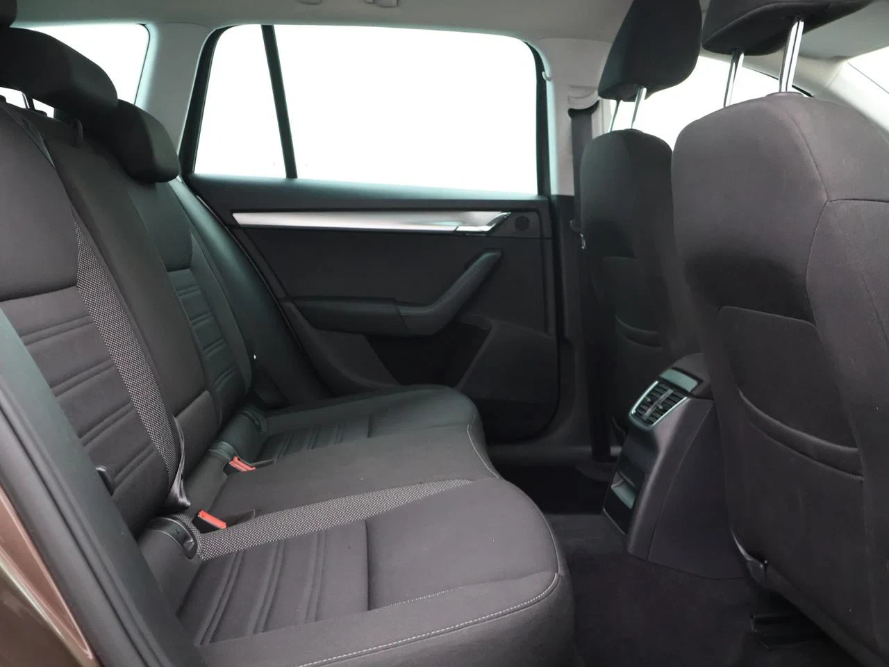 Škoda Octavia Combi 1.6TDI NAVI*TREKHAAK*AUTOCLIMA*TOUCHSCREEN