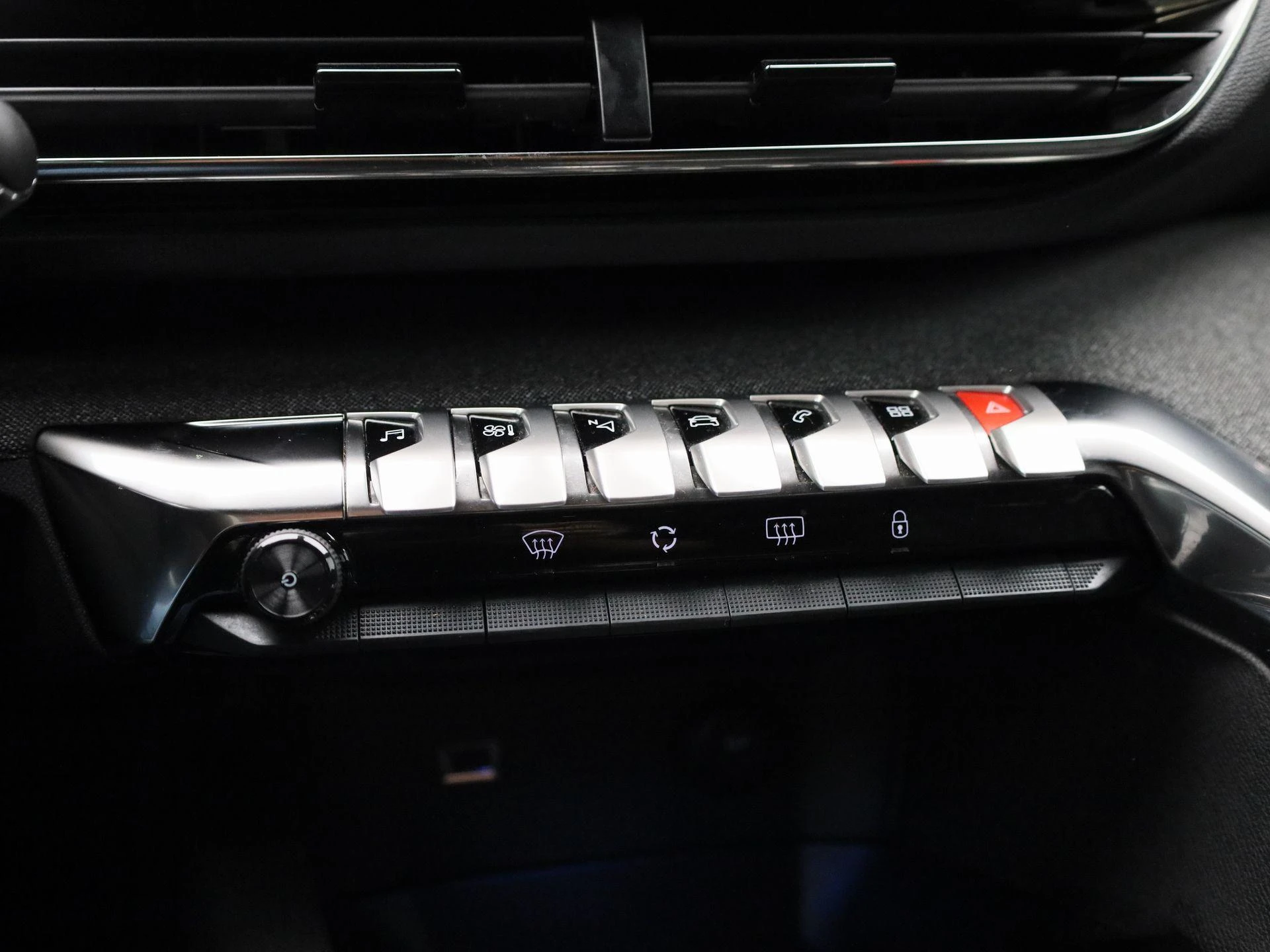 Peugeot-5008-image-20