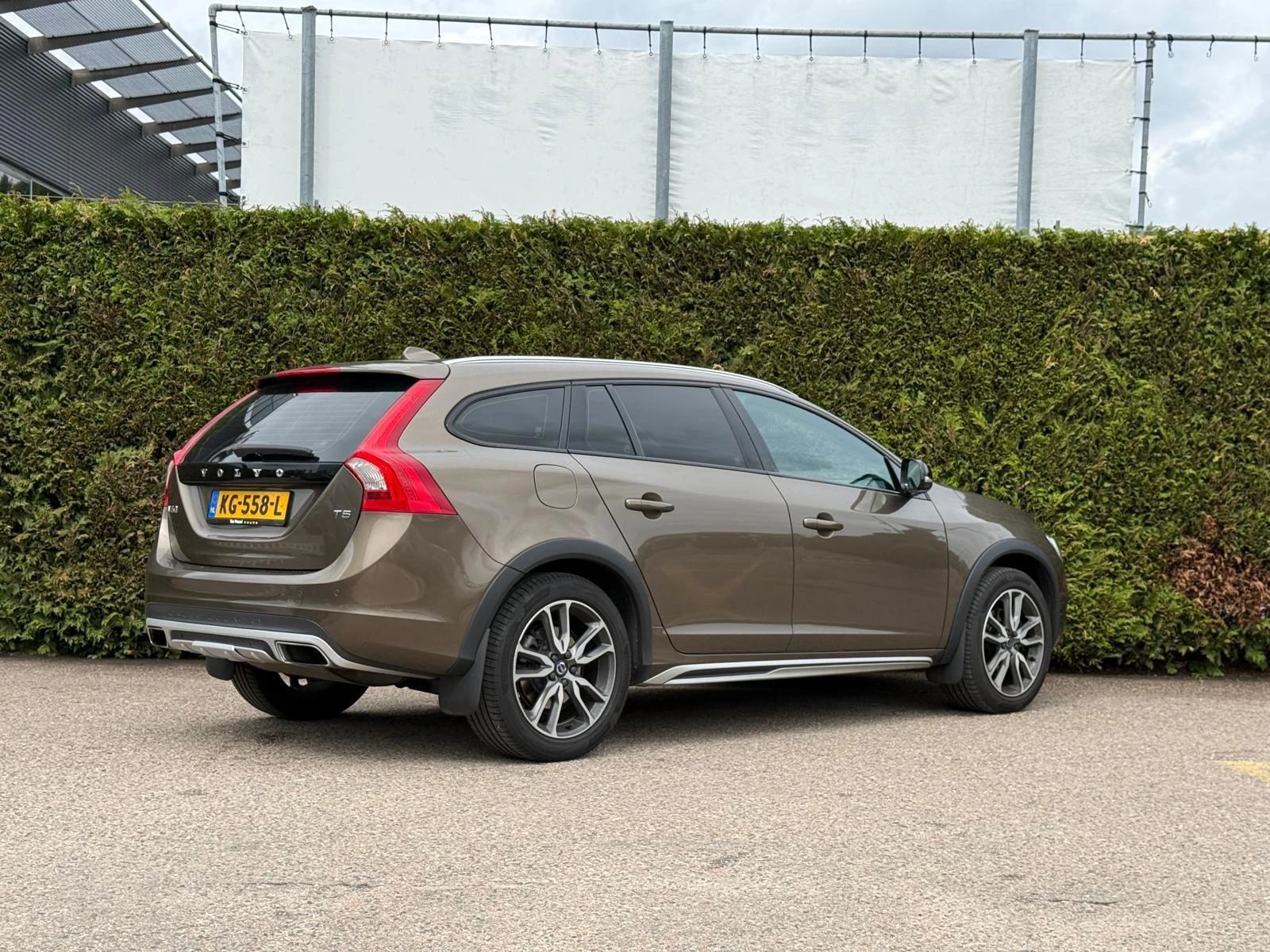 Volvo-V60-image-1