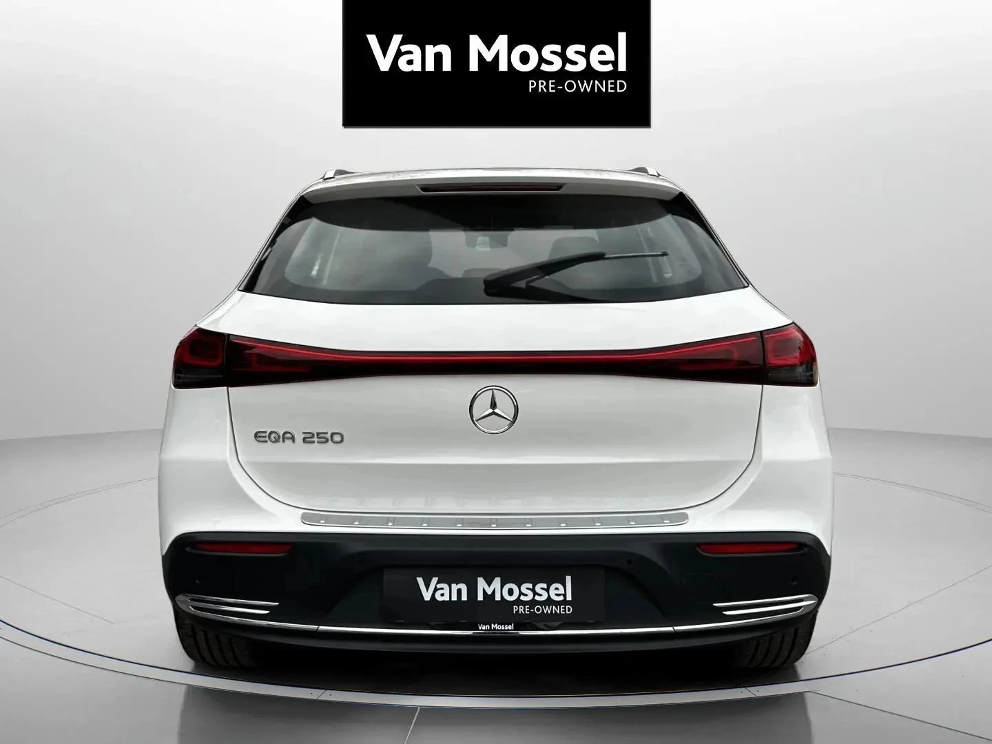 Mercedes-Benz-EQA-image-5