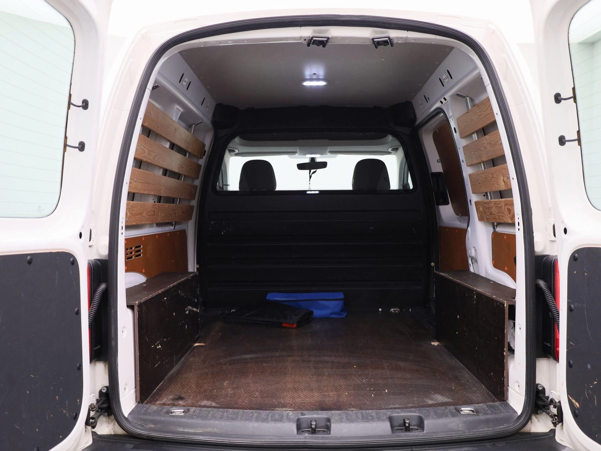 Volkswagen-Caddy-image-14