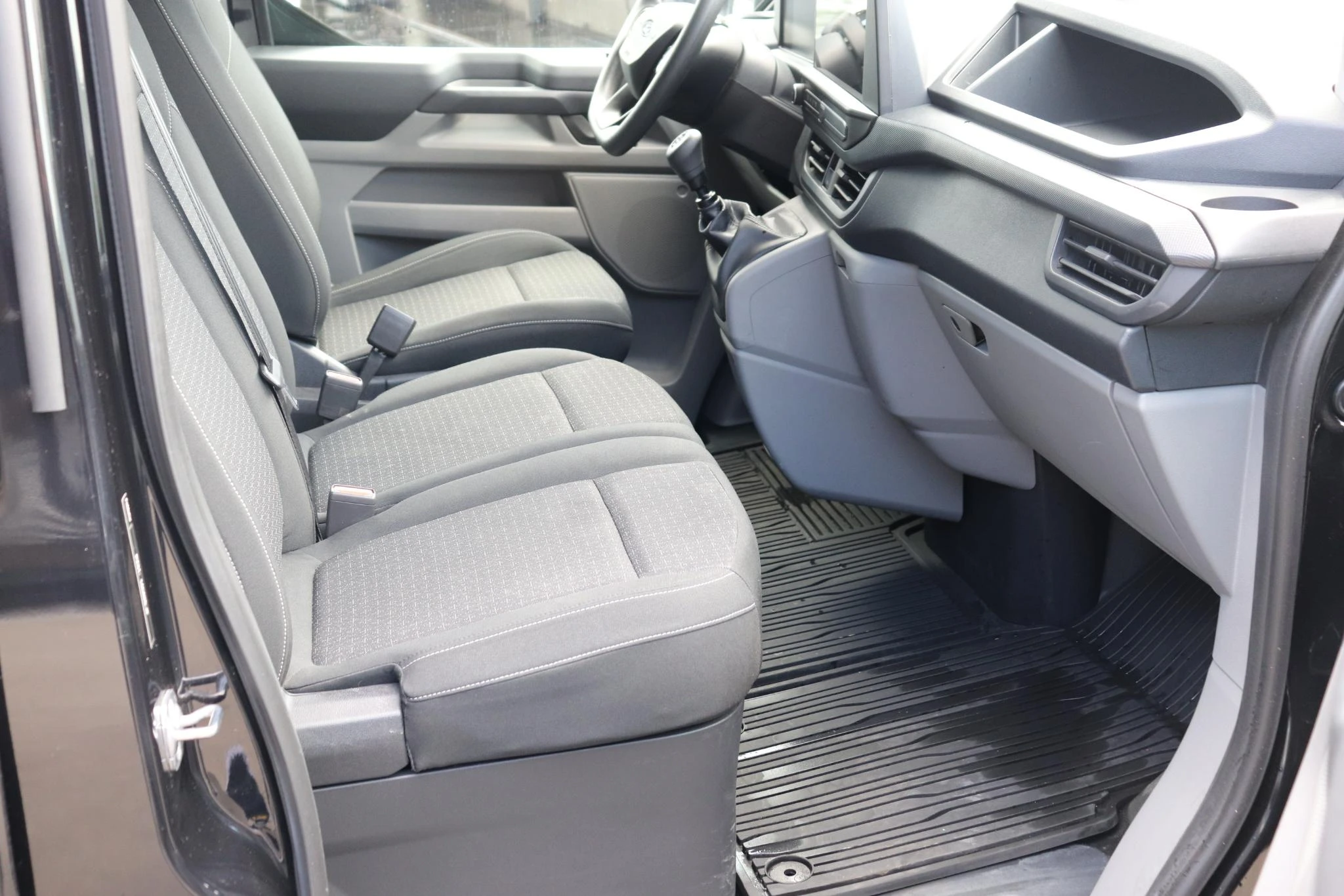 Ford-Transit Custom-image-9