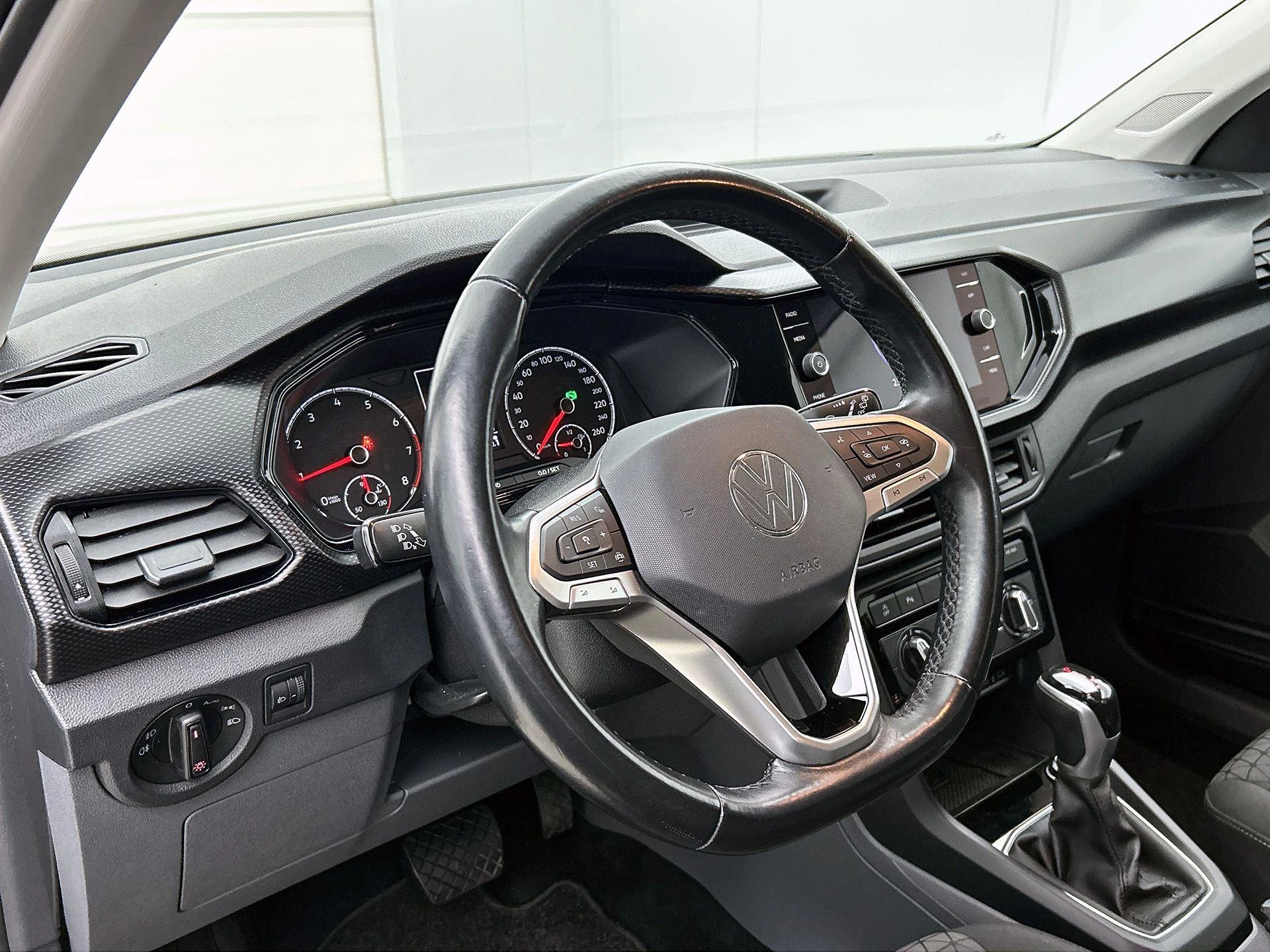 Volkswagen-T-Cross-image-26