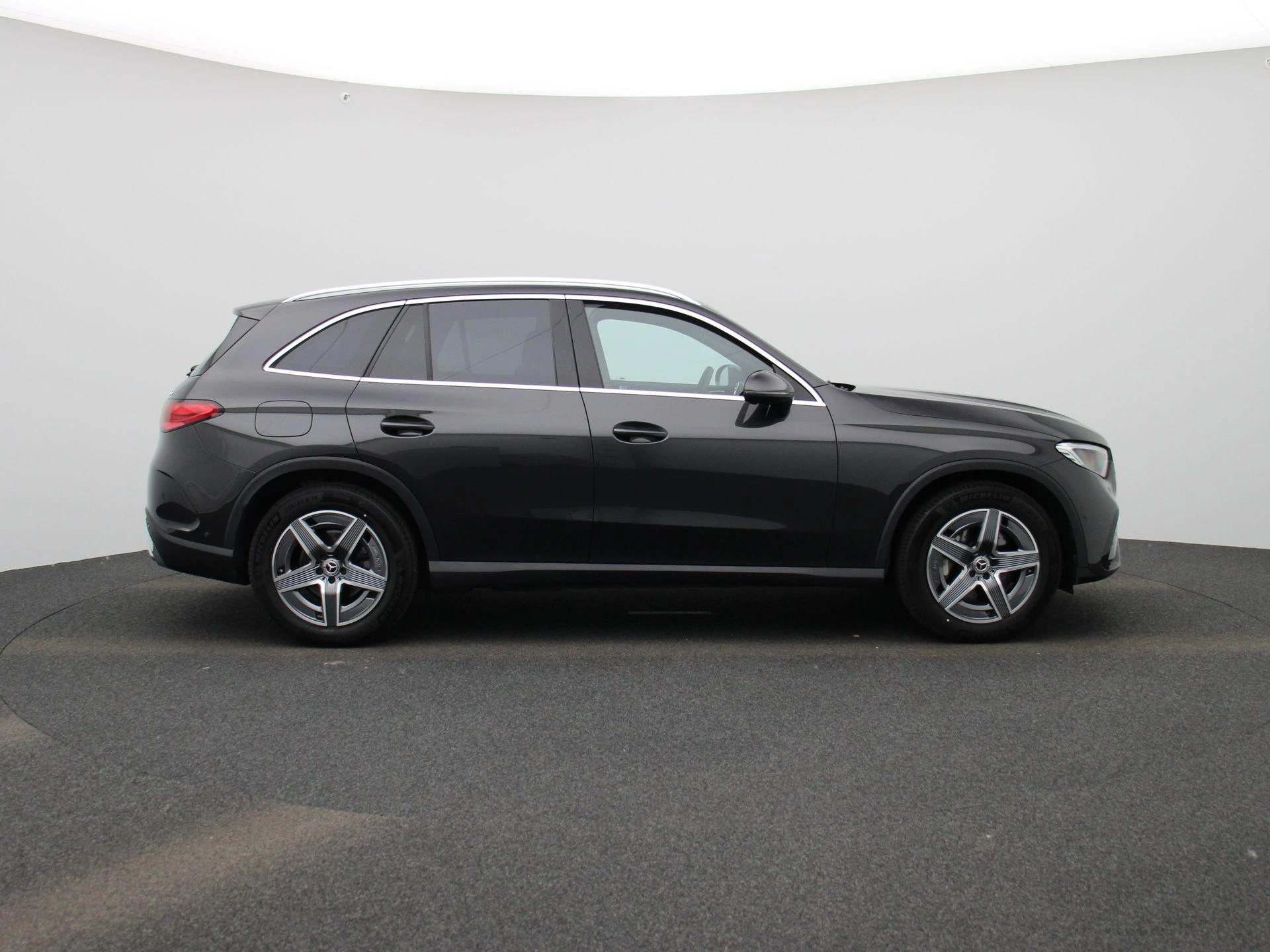 Mercedes-Benz-GLC-image-6
