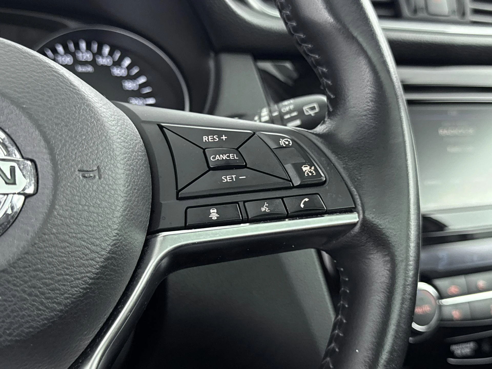 Nissan-QASHQAI-image-5