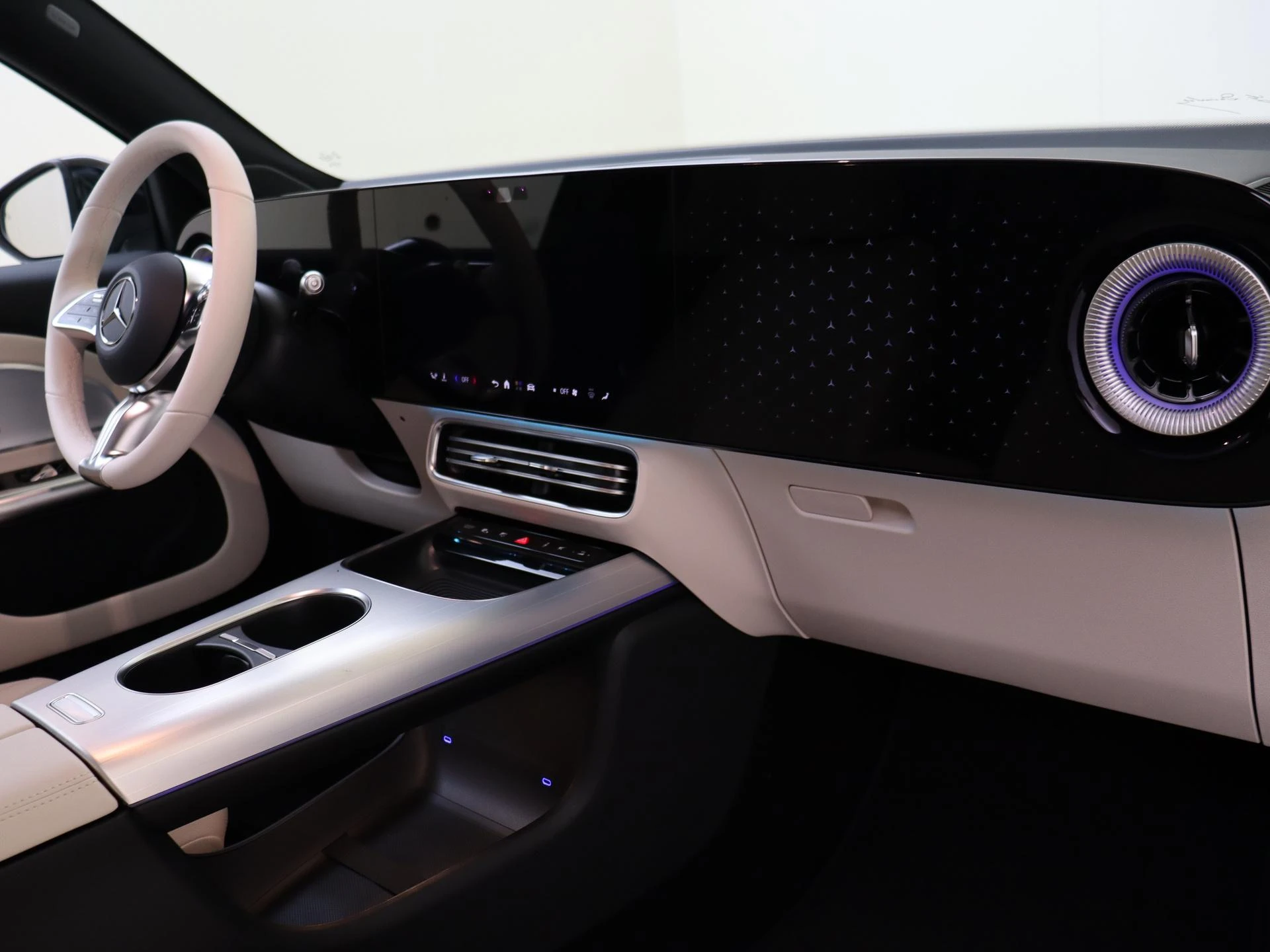 Mercedes-Benz-GLB-image-4