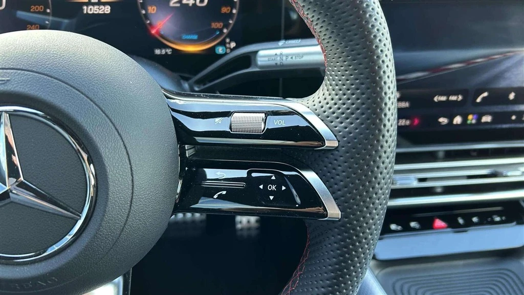Mercedes-Benz-CLA-image-11