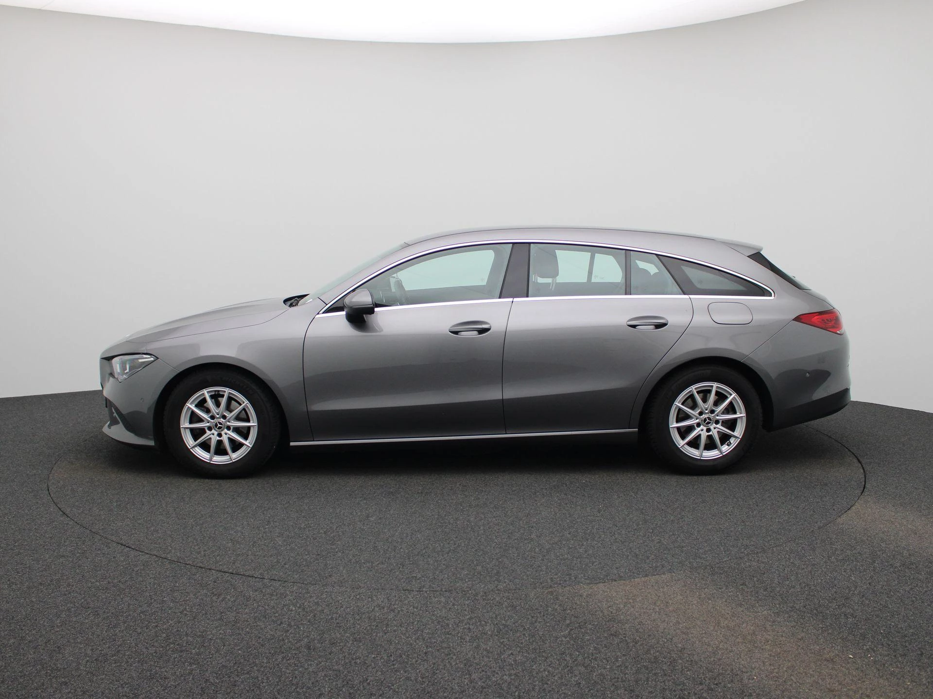 Mercedes-Benz-CLA-image-3