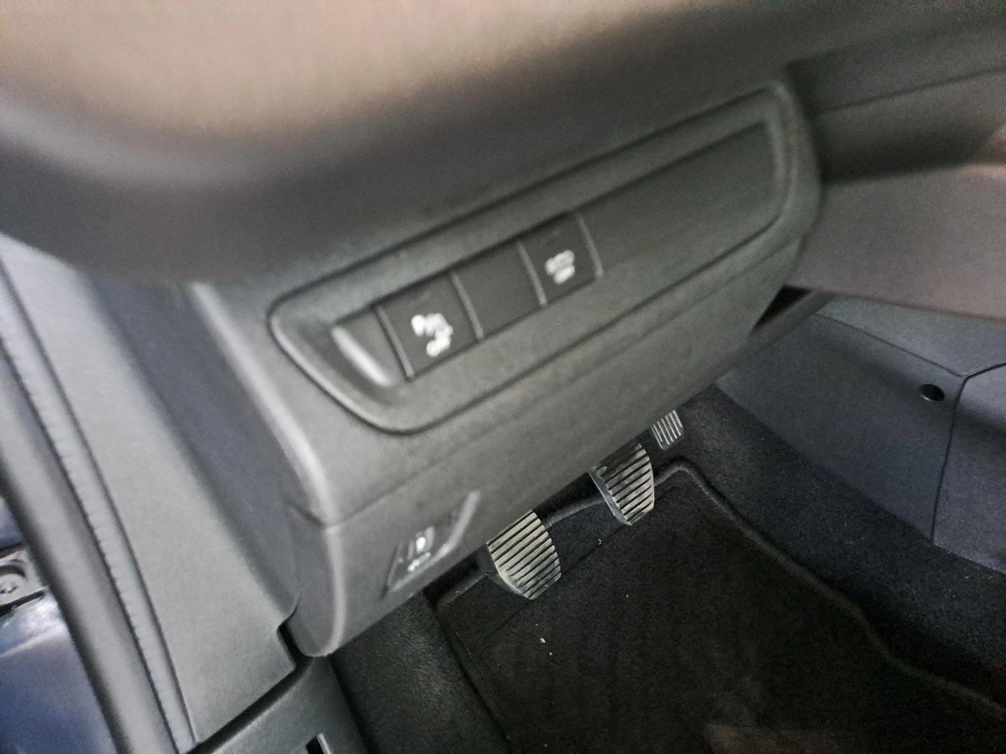 Peugeot-208-image-17