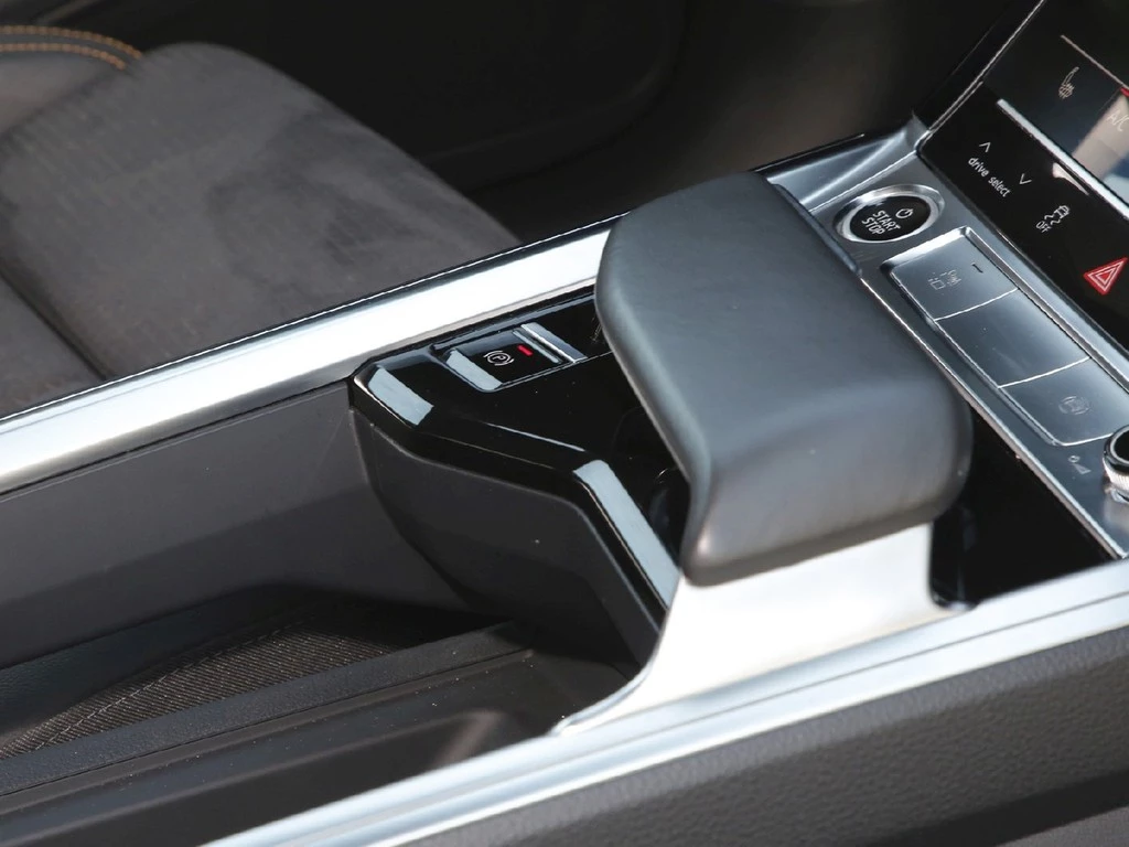 Audi e-tron Sportback 50 quattro S line PANO*R-CAM*NAVI*HuD*MATRIX-LED*SHZ