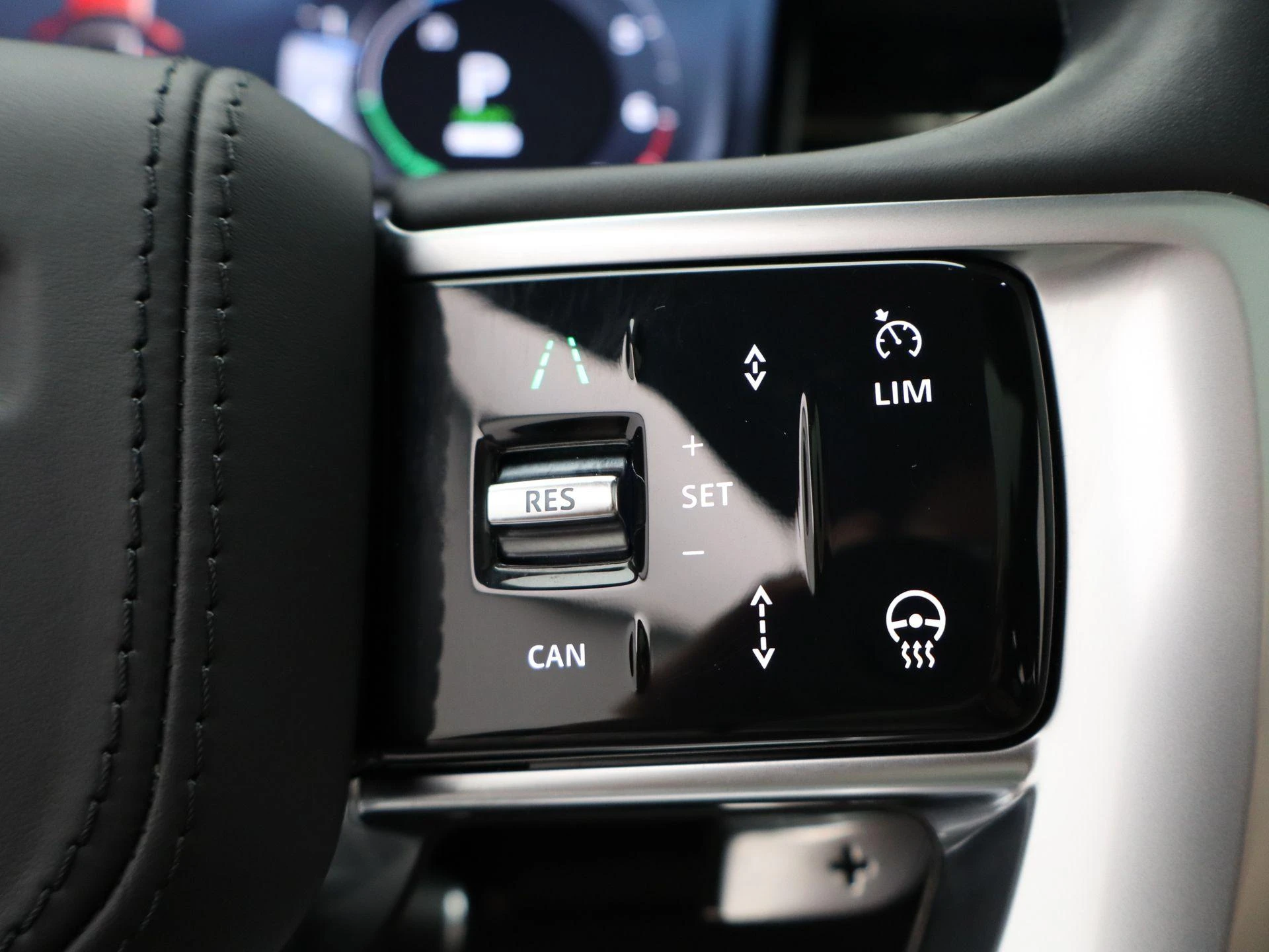 Land Rover-Range Rover-image-25