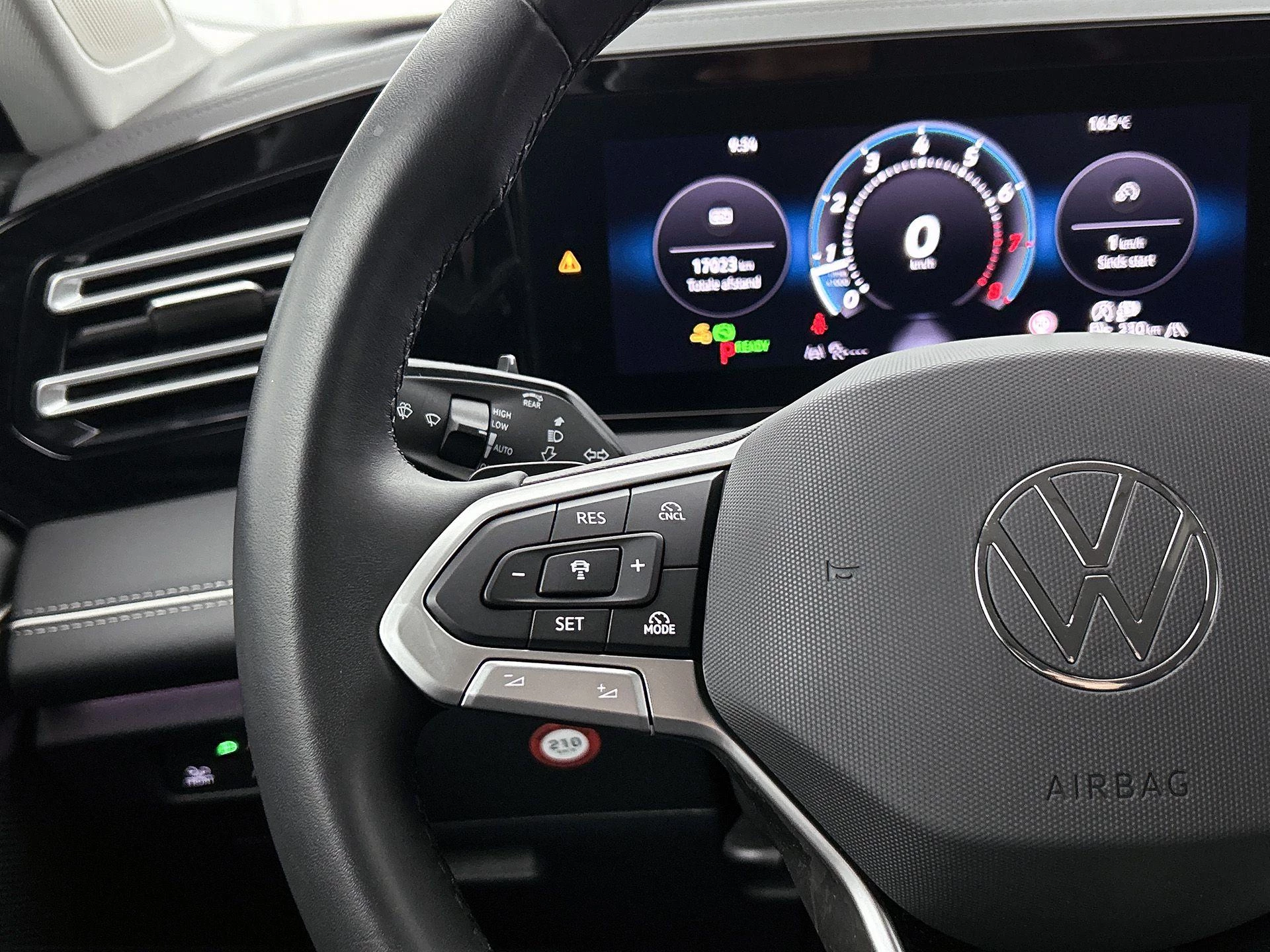 Volkswagen-Tiguan-image-5