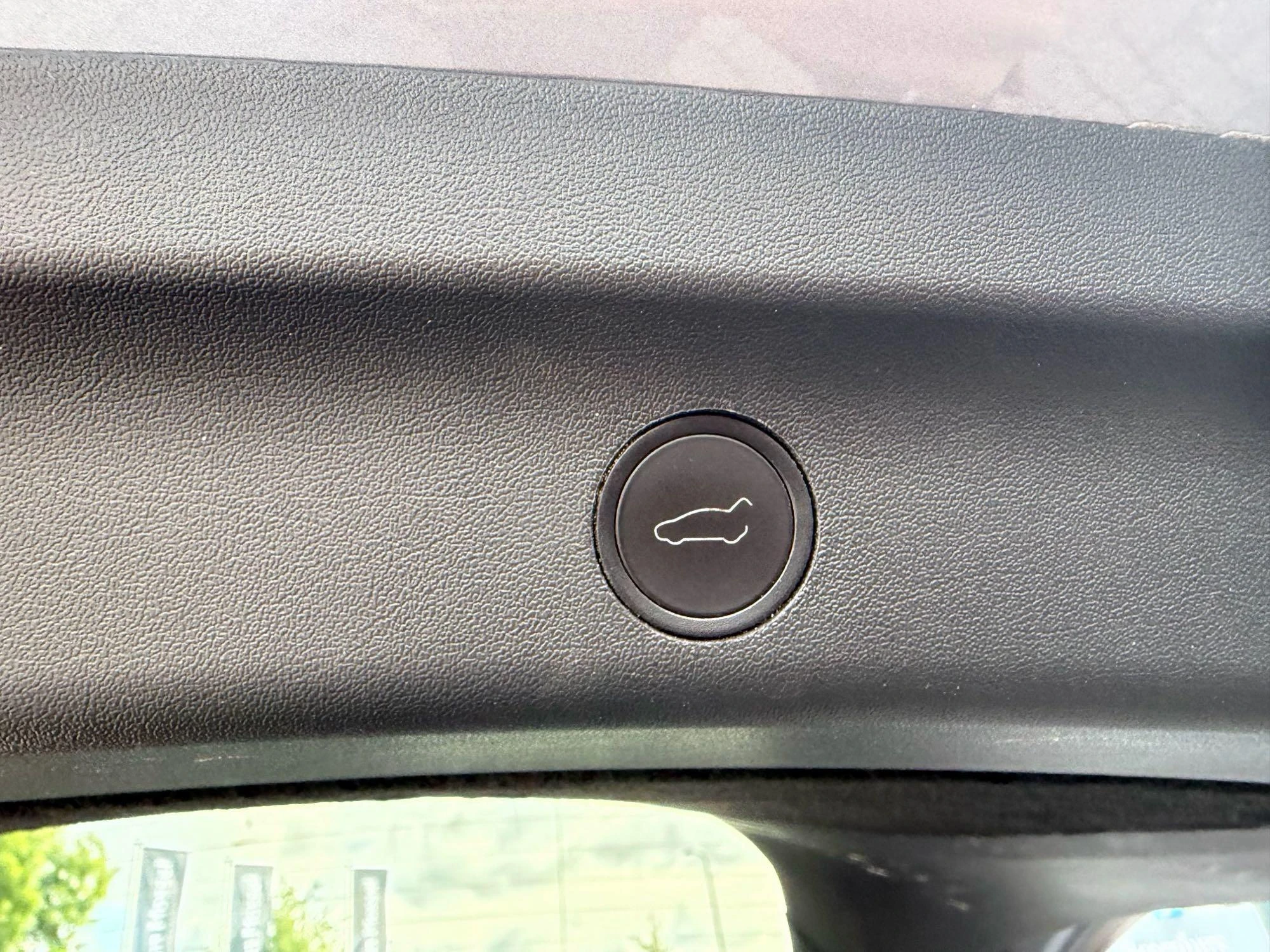 Tesla-Model Y-image-11