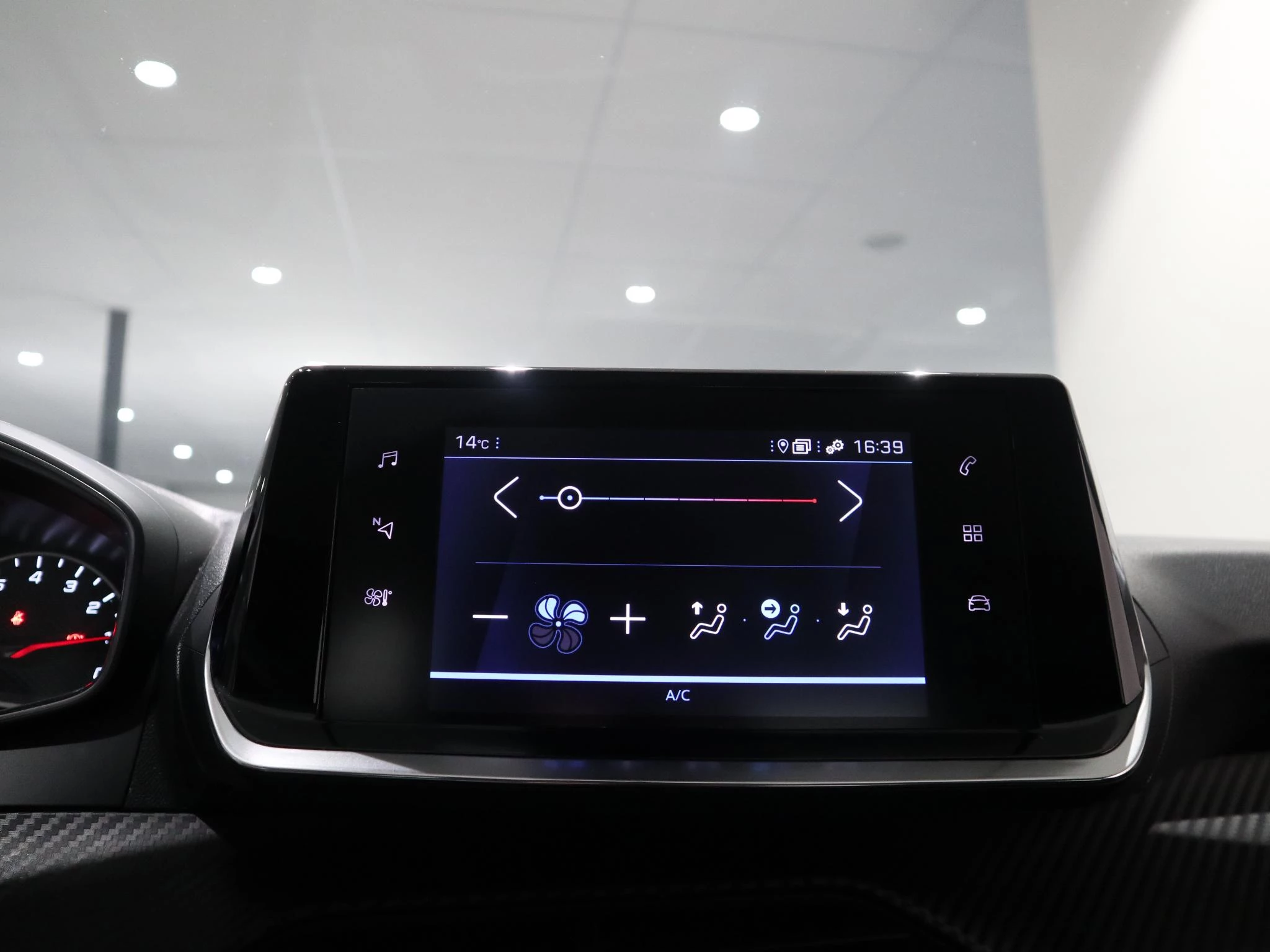 Peugeot-208-image-14