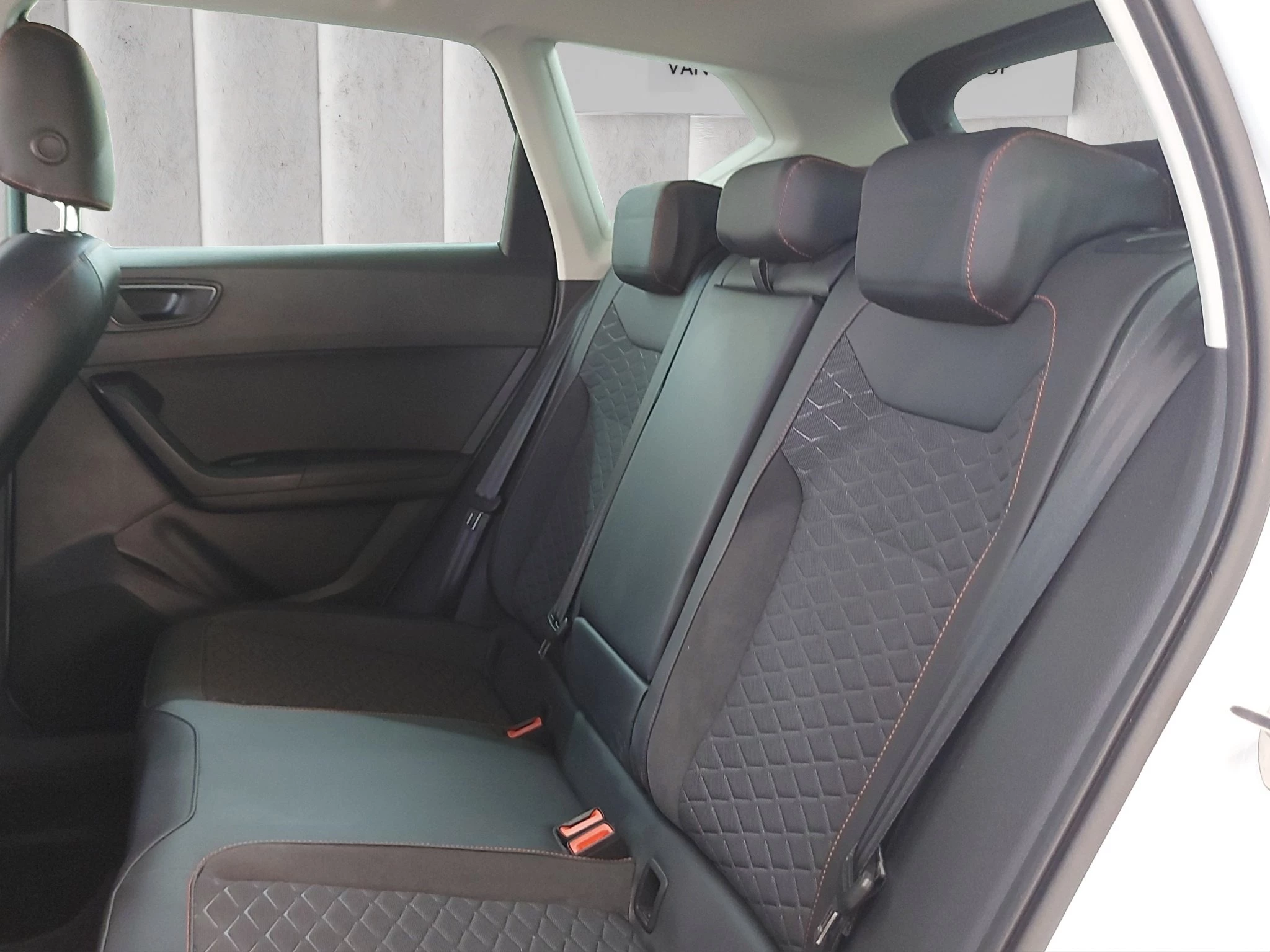 SEAT Ateca | FR | 1.5 TSI | AUTOMATIK | NAVI | ACC | SHZ | LRHZ