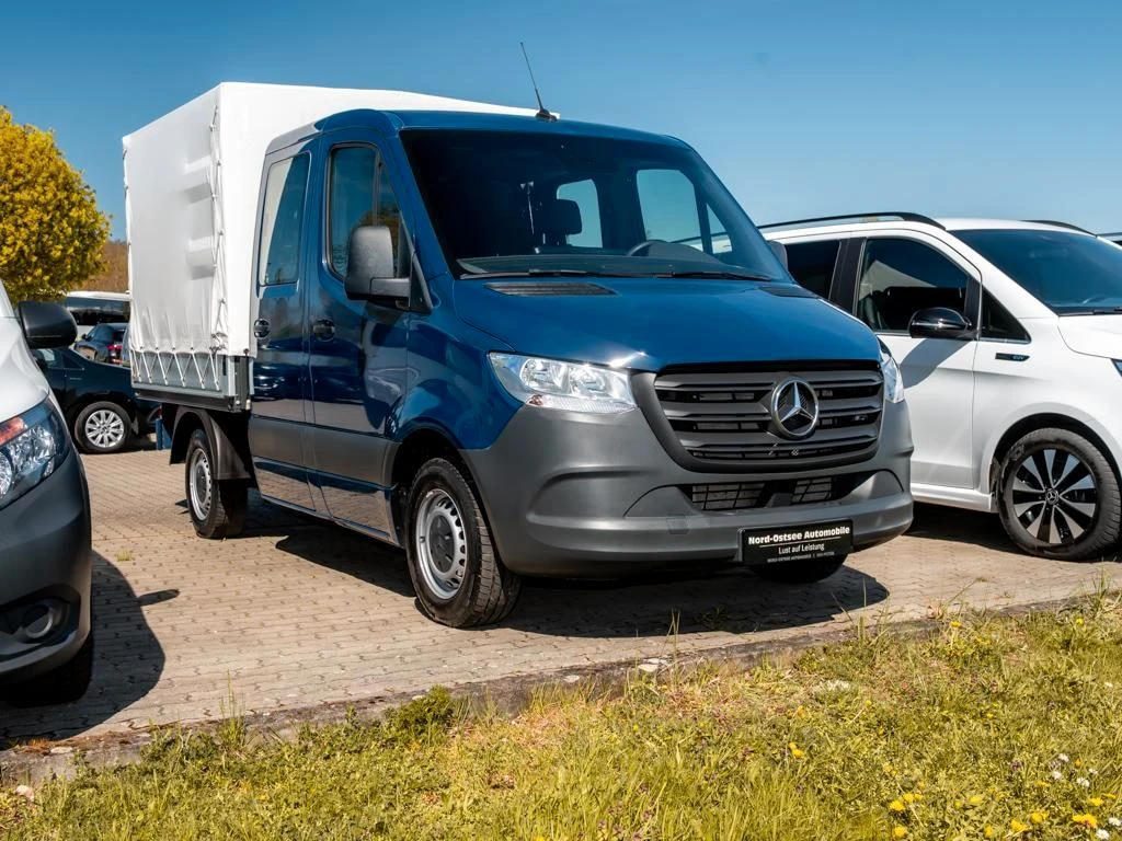 Mercedes-Benz-Sprinter 215-image-4