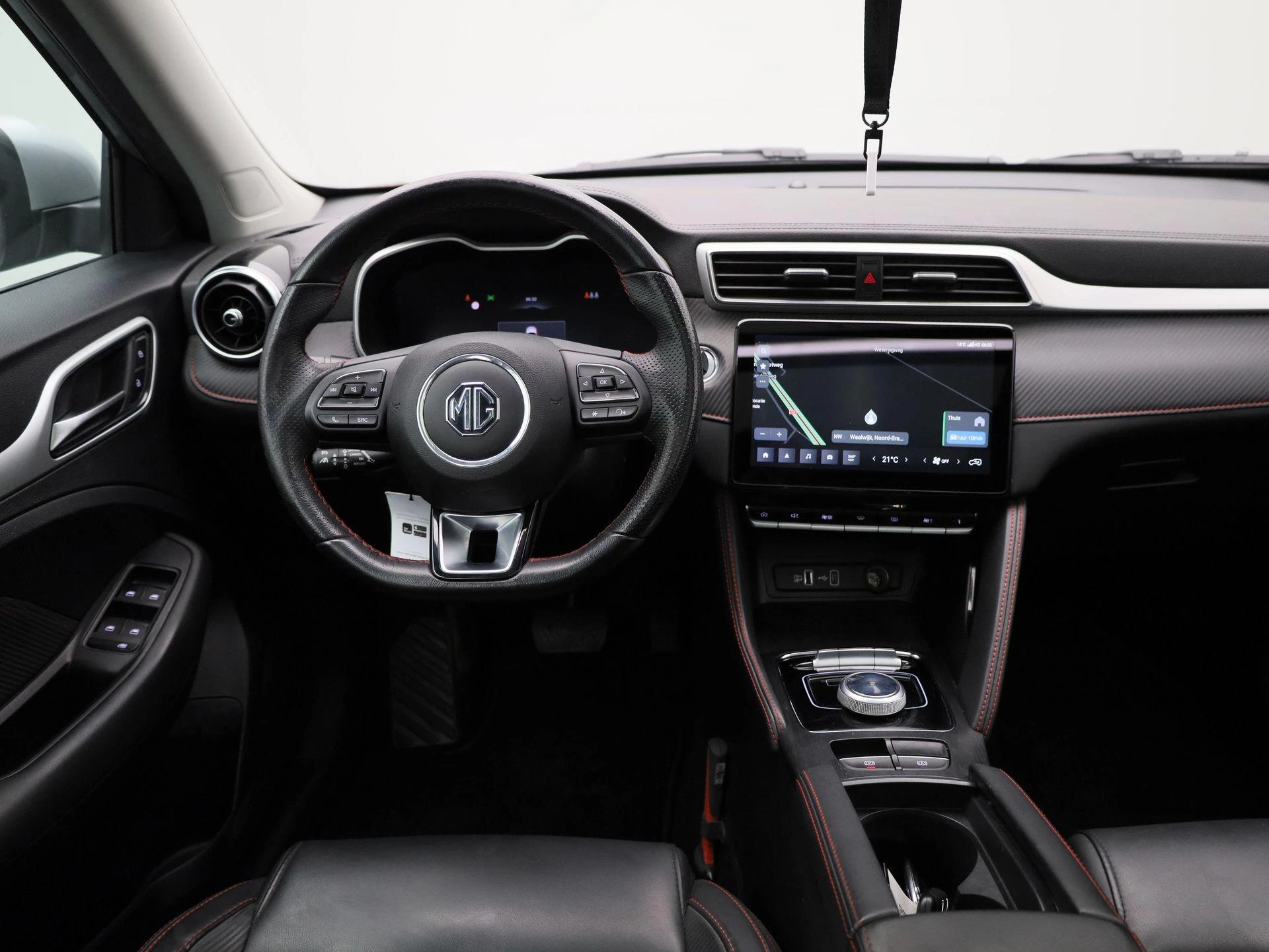 MG-ZS EV-image-6