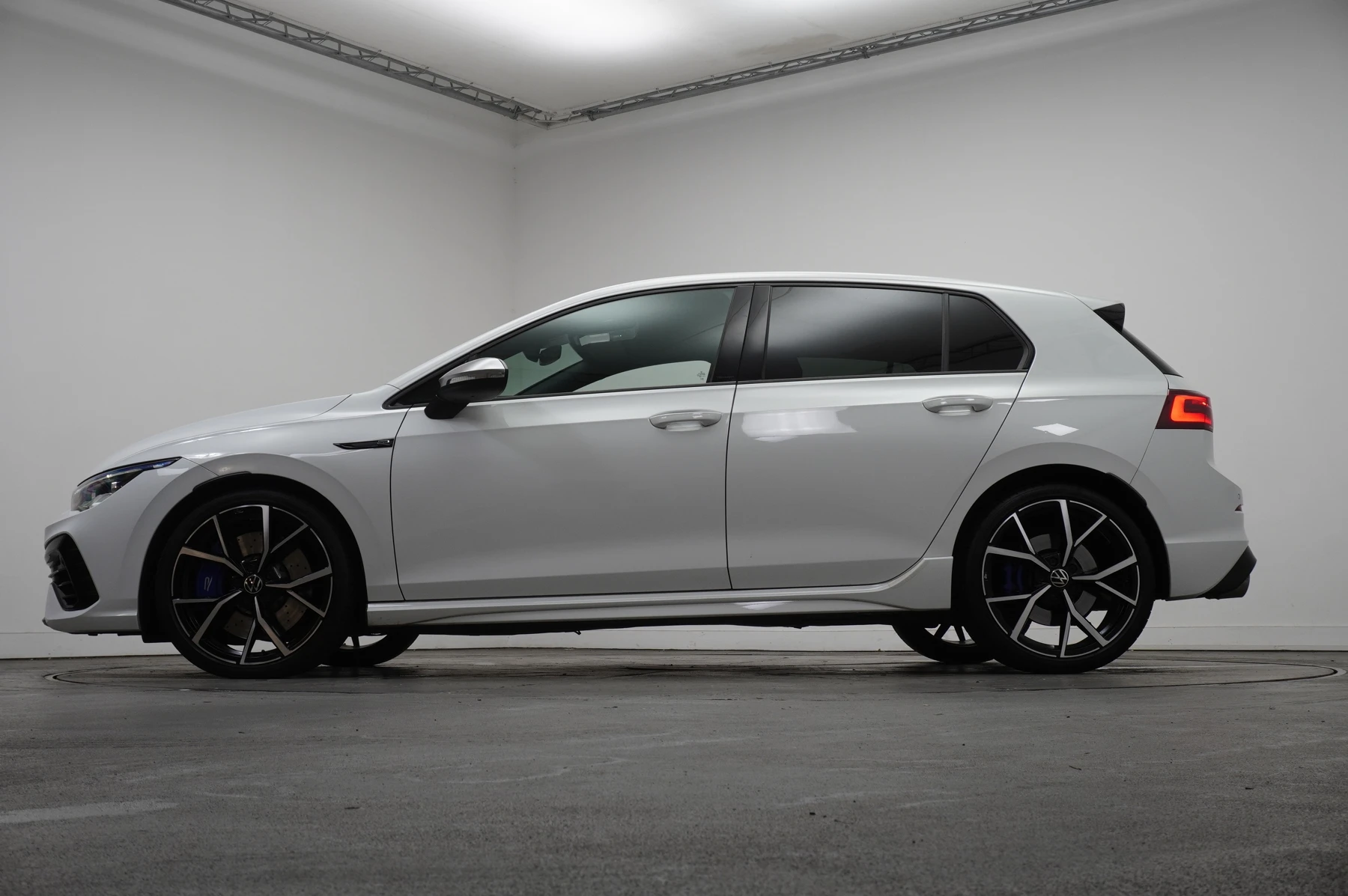 Volkswagen-Golf-image-23