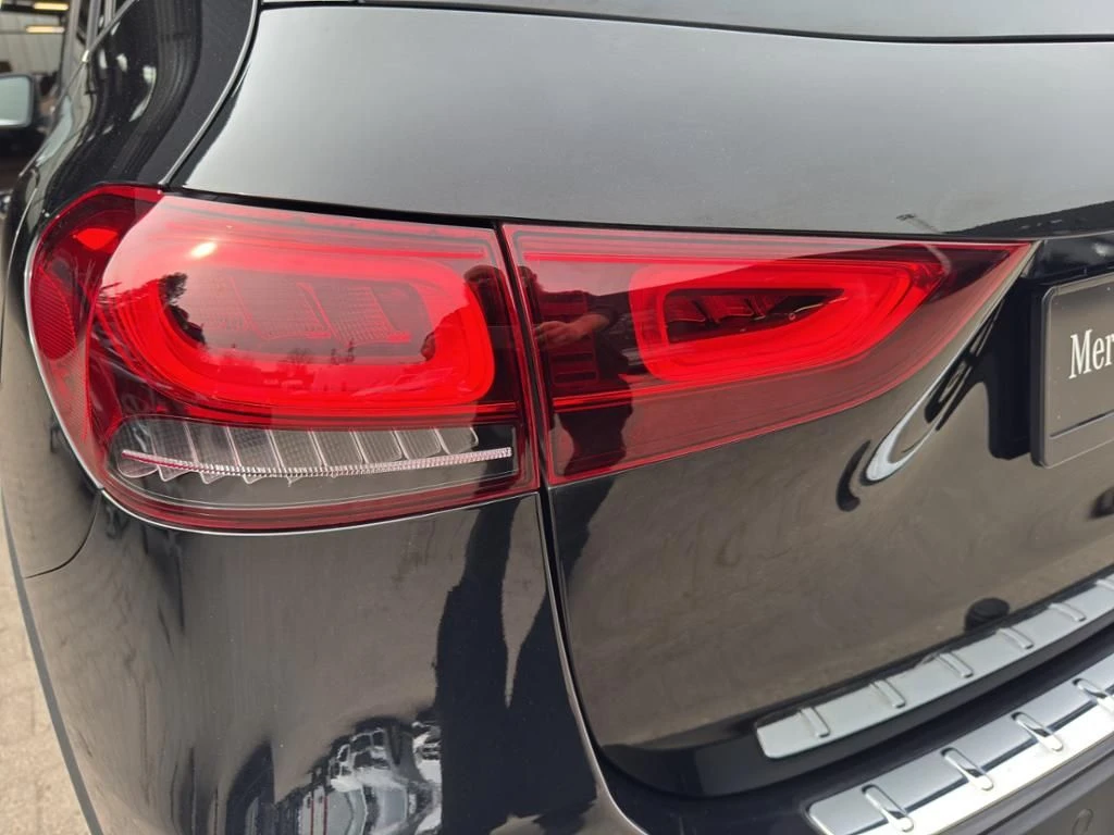 Mercedes-Benz-GLA 250-image-12