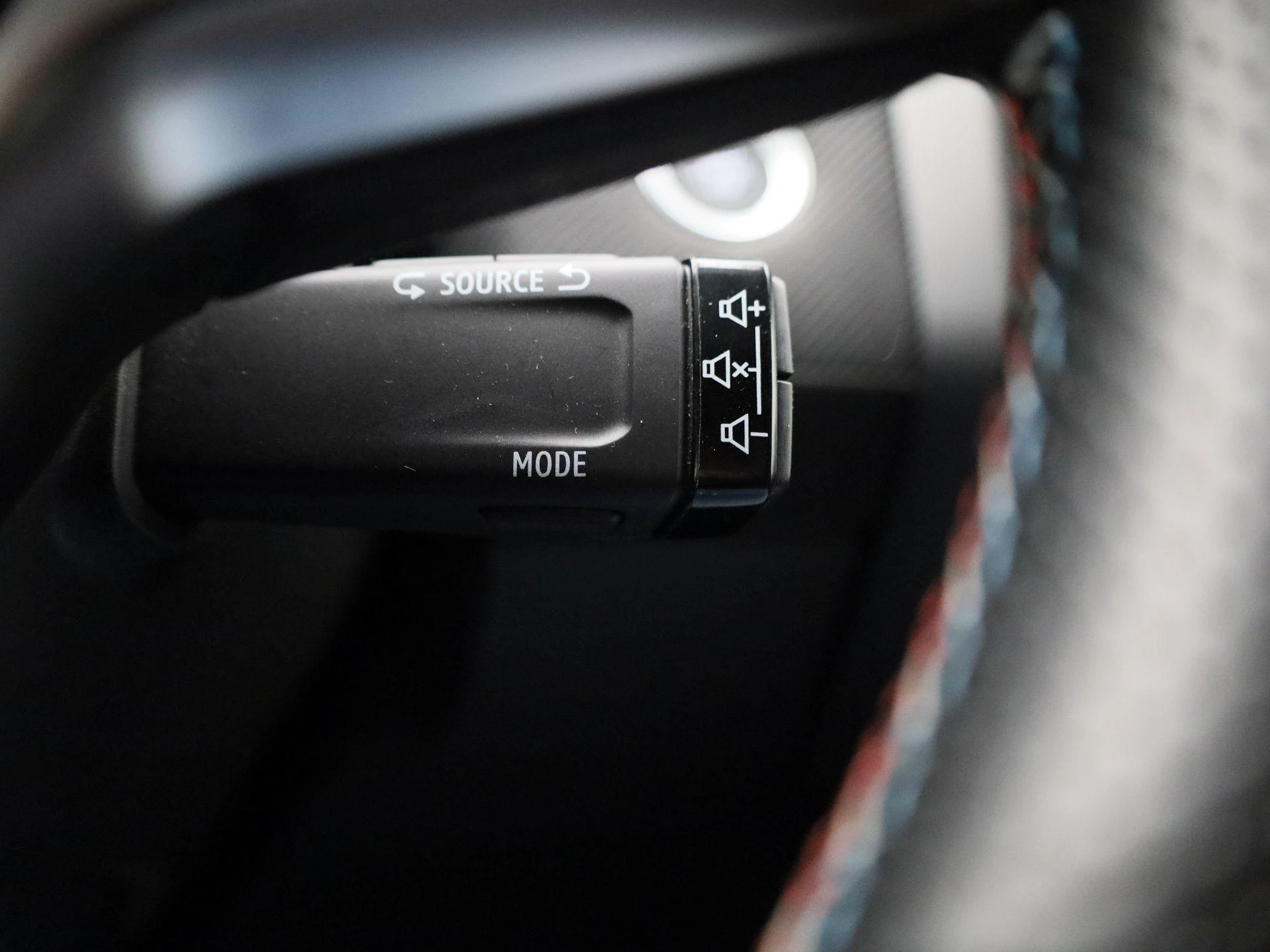 Renault-Clio-image-23