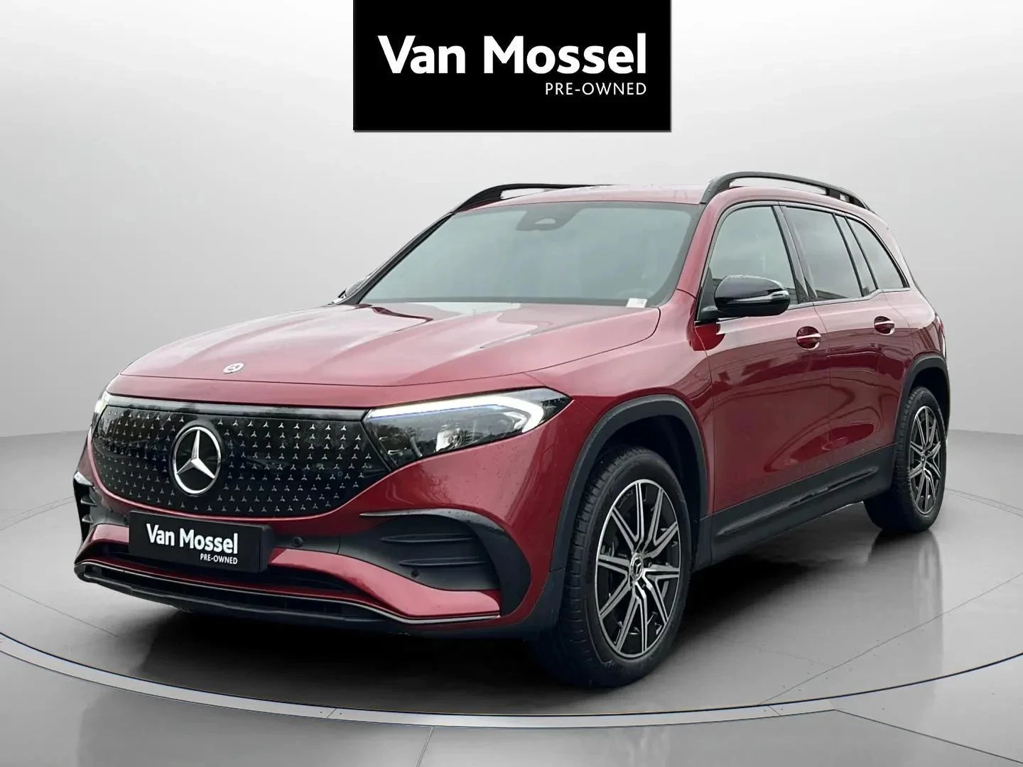 Mercedes-Benz-EQB-image-0