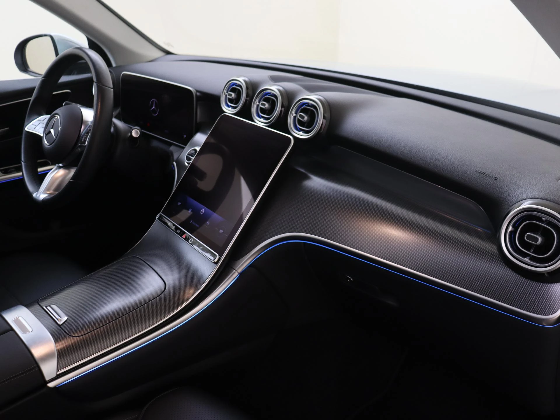 Mercedes-Benz-GLC-image-3