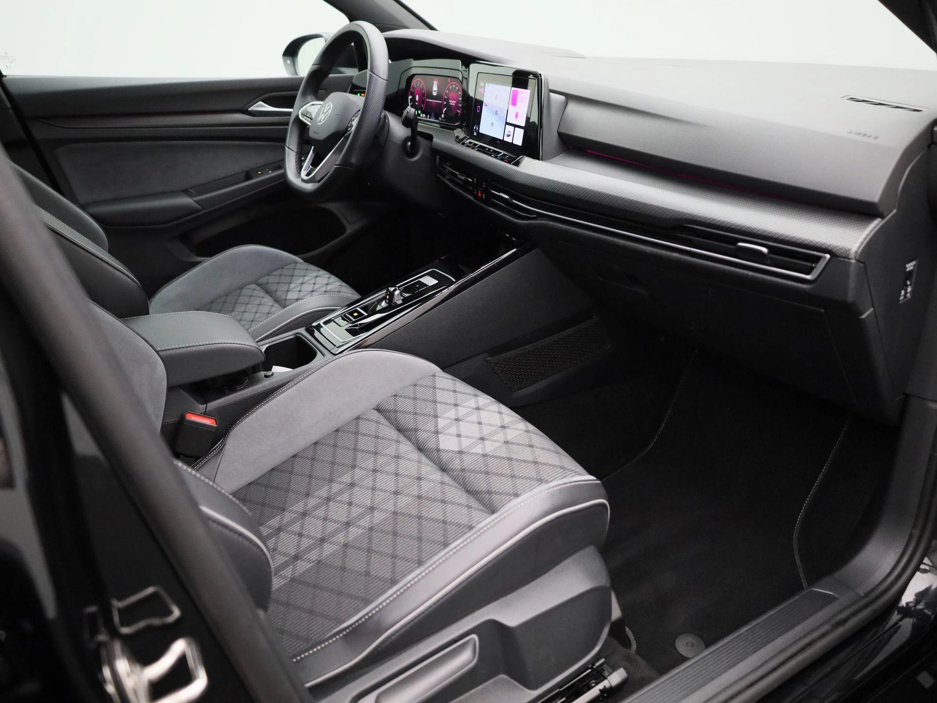 Volkswagen-Golf-image-41