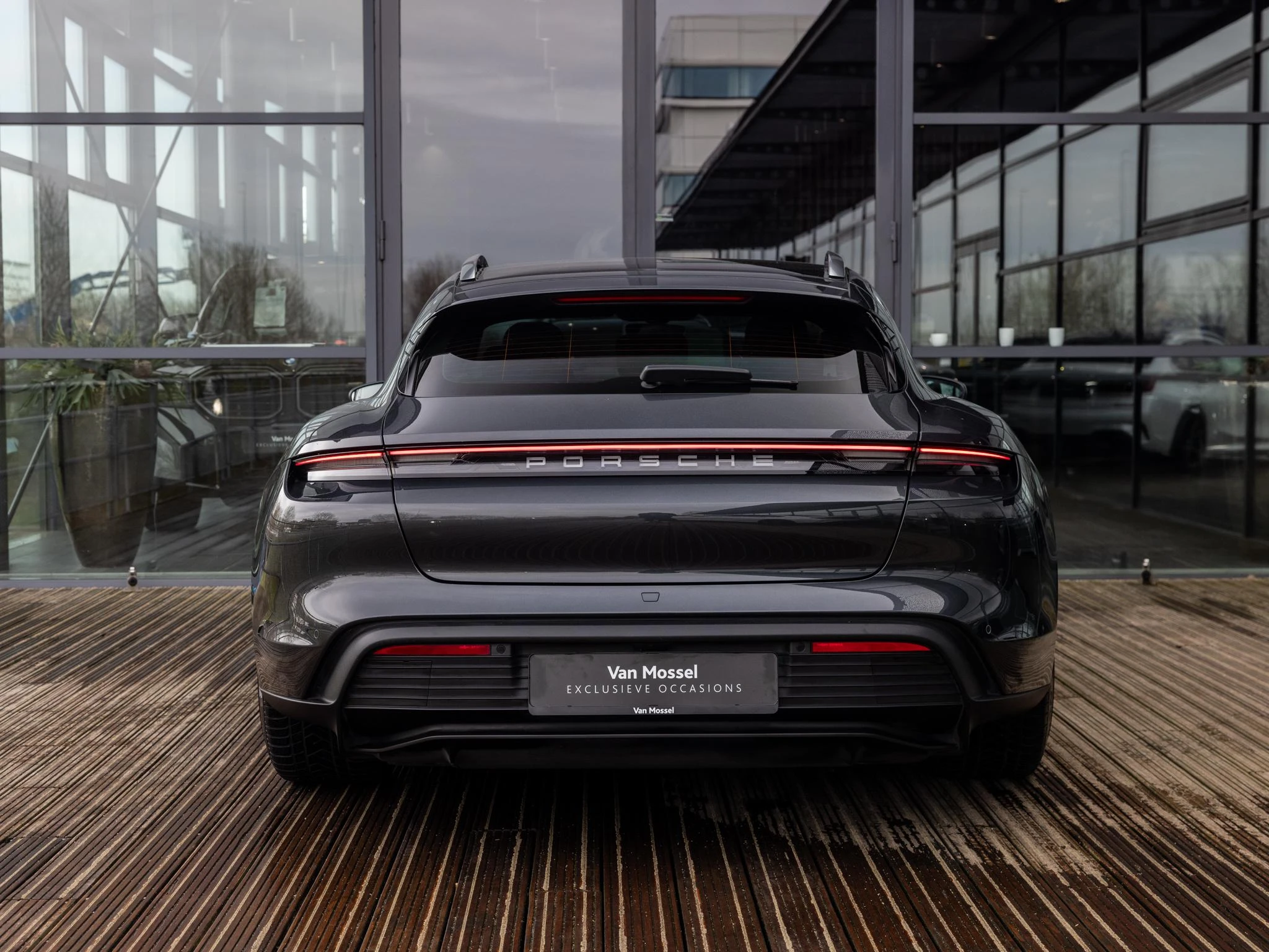 Porsche-Taycan-image-5