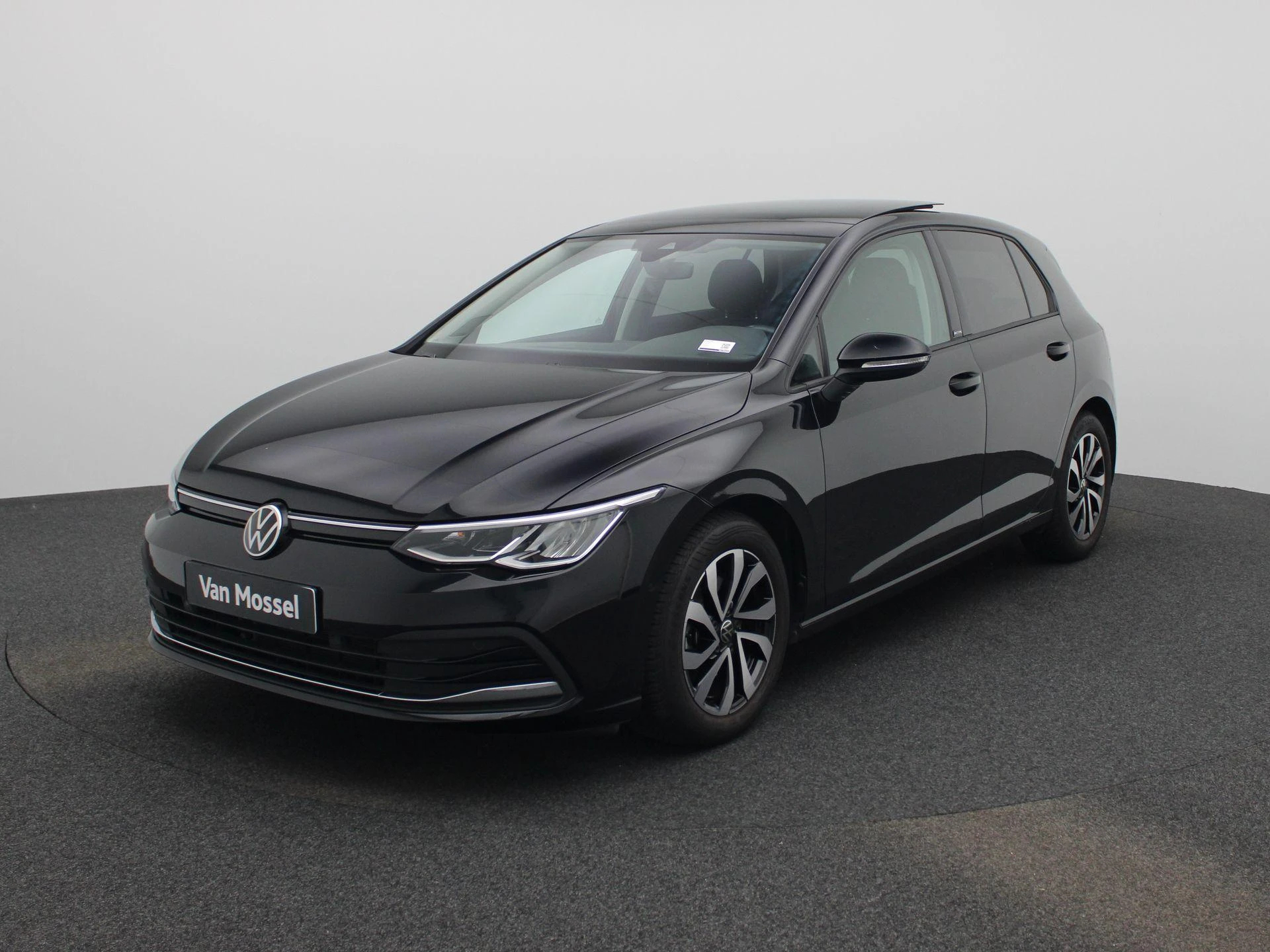 Volkswagen-Golf-image-0