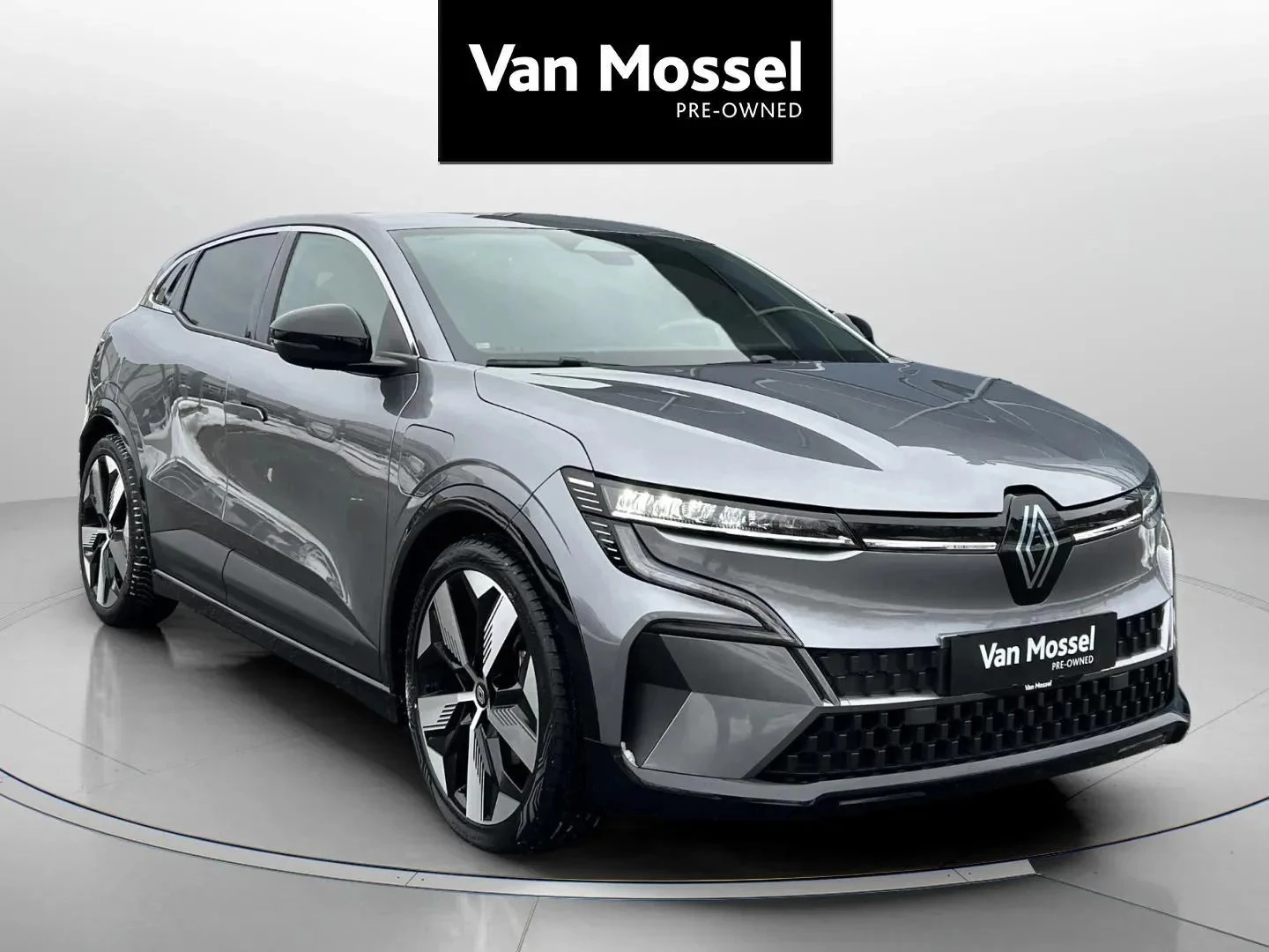 Renault-Megane E-Tech-image-2