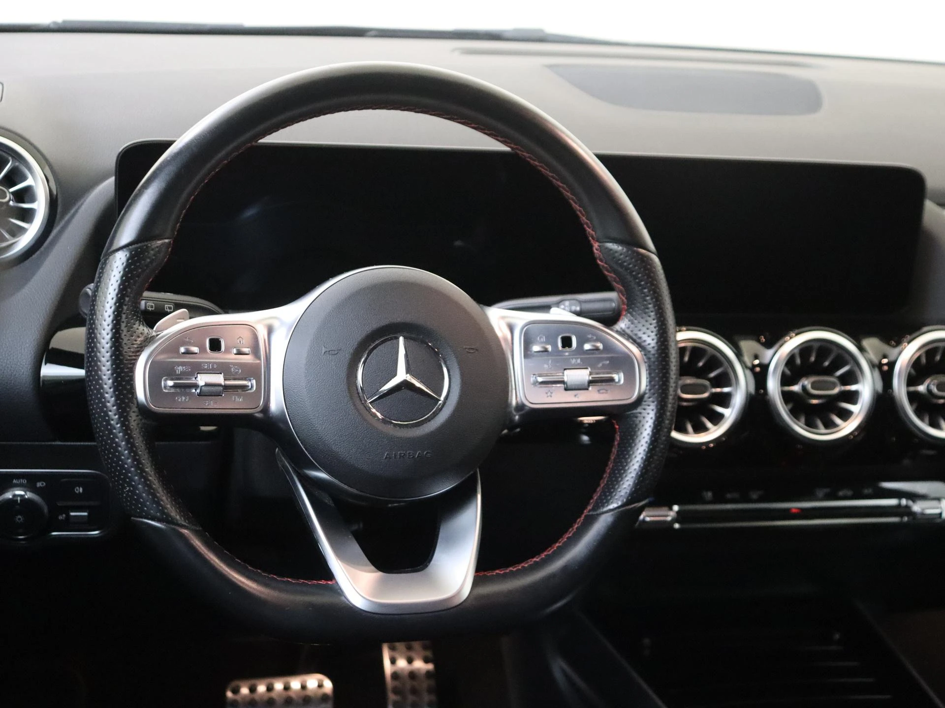 Mercedes-Benz GLA 200 AMG Line