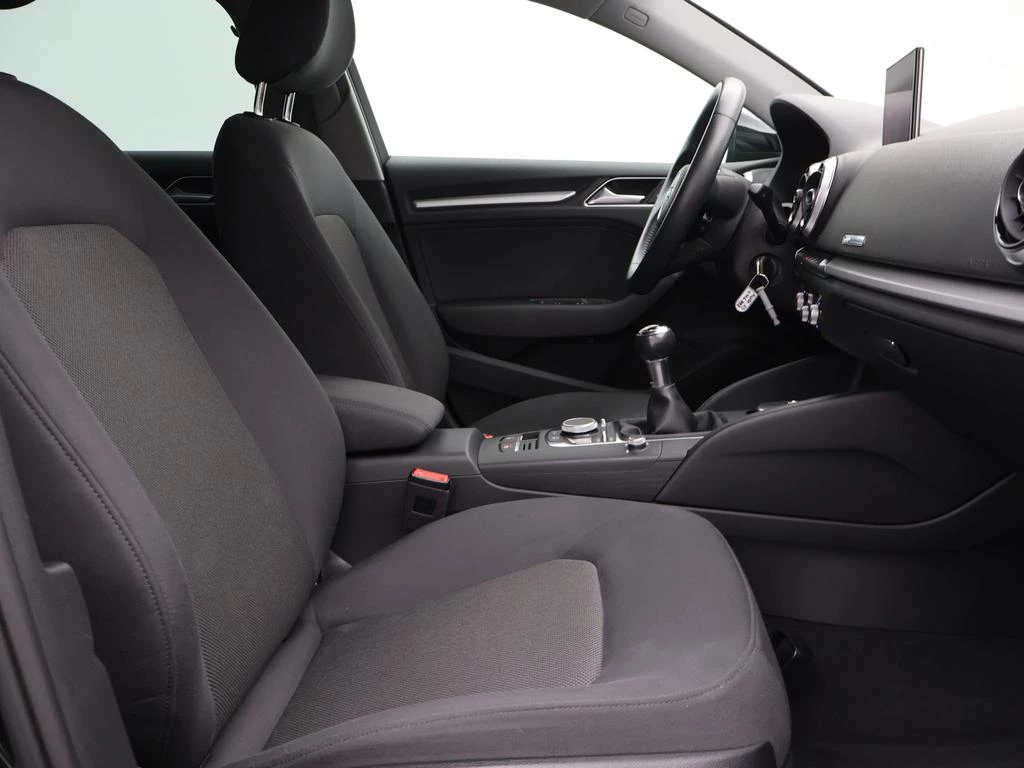 Audi A3 Sportback 30TFSI 116PK *TREKHAAK*CRUISE*NAVI*ZETELVERWARMING*BLTH*DAB RADIO*...*
